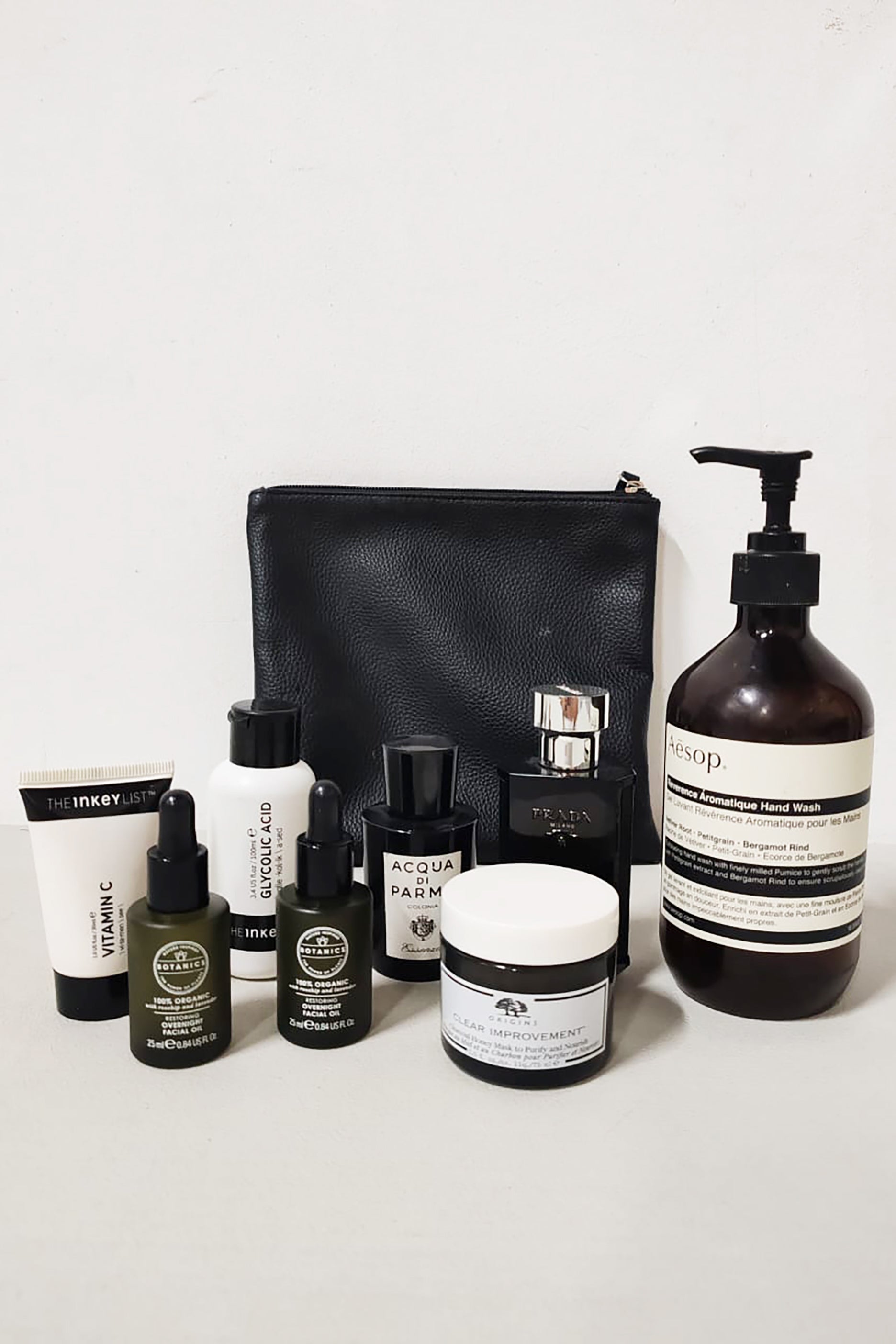 Set of beauty products (black theme)