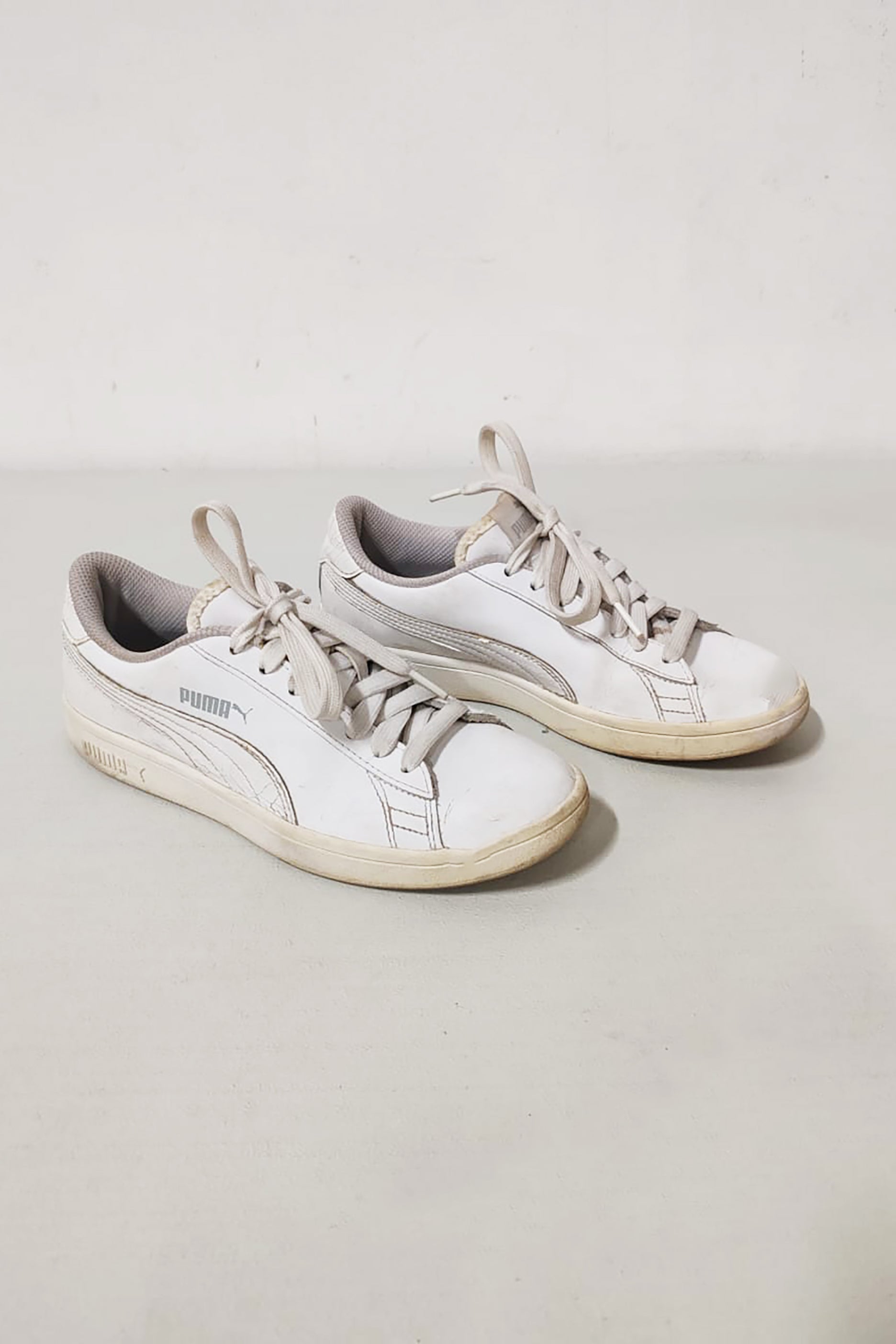 Kids White Flat Sneakers (Eu37)