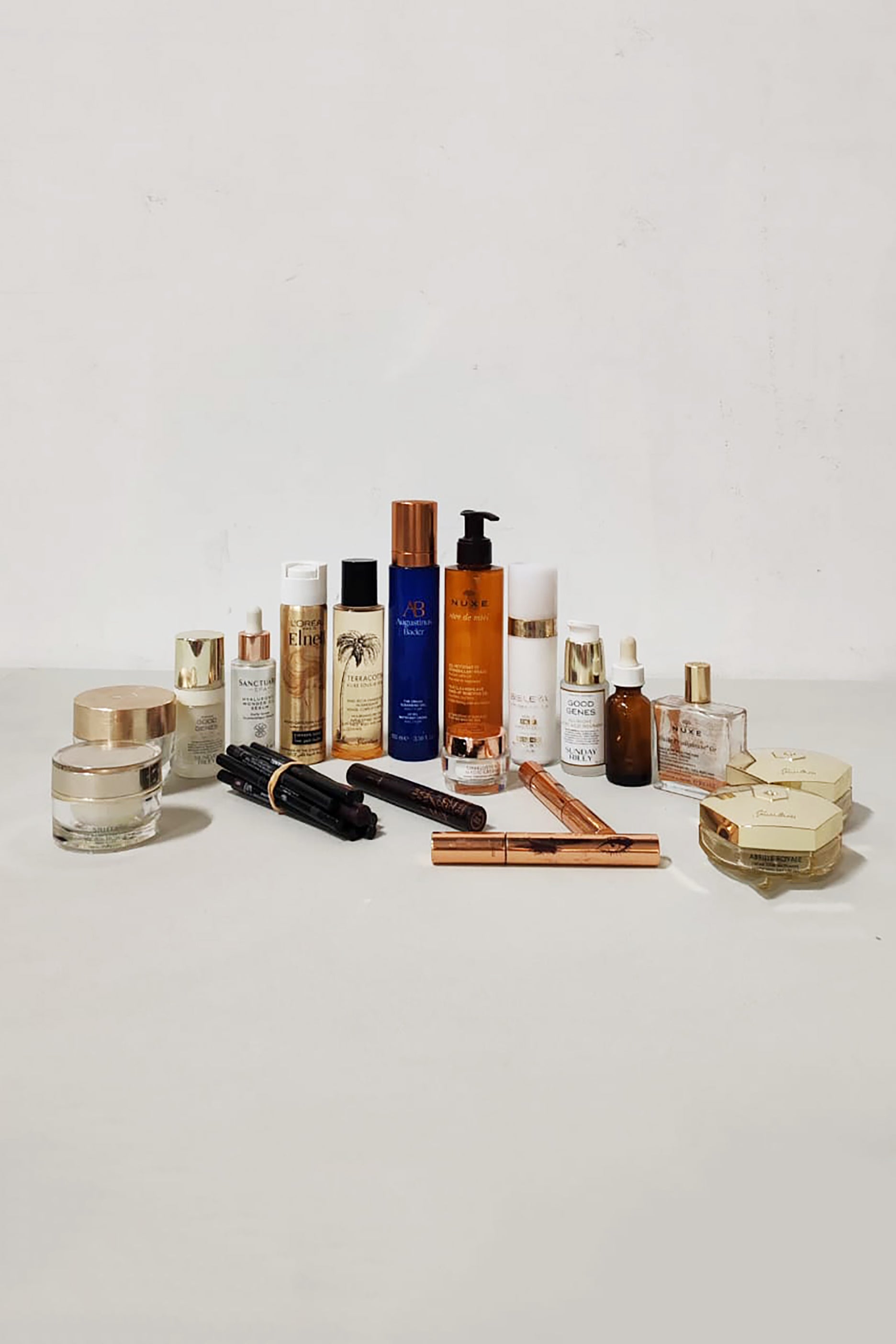 Set of beauty products (gold theme)