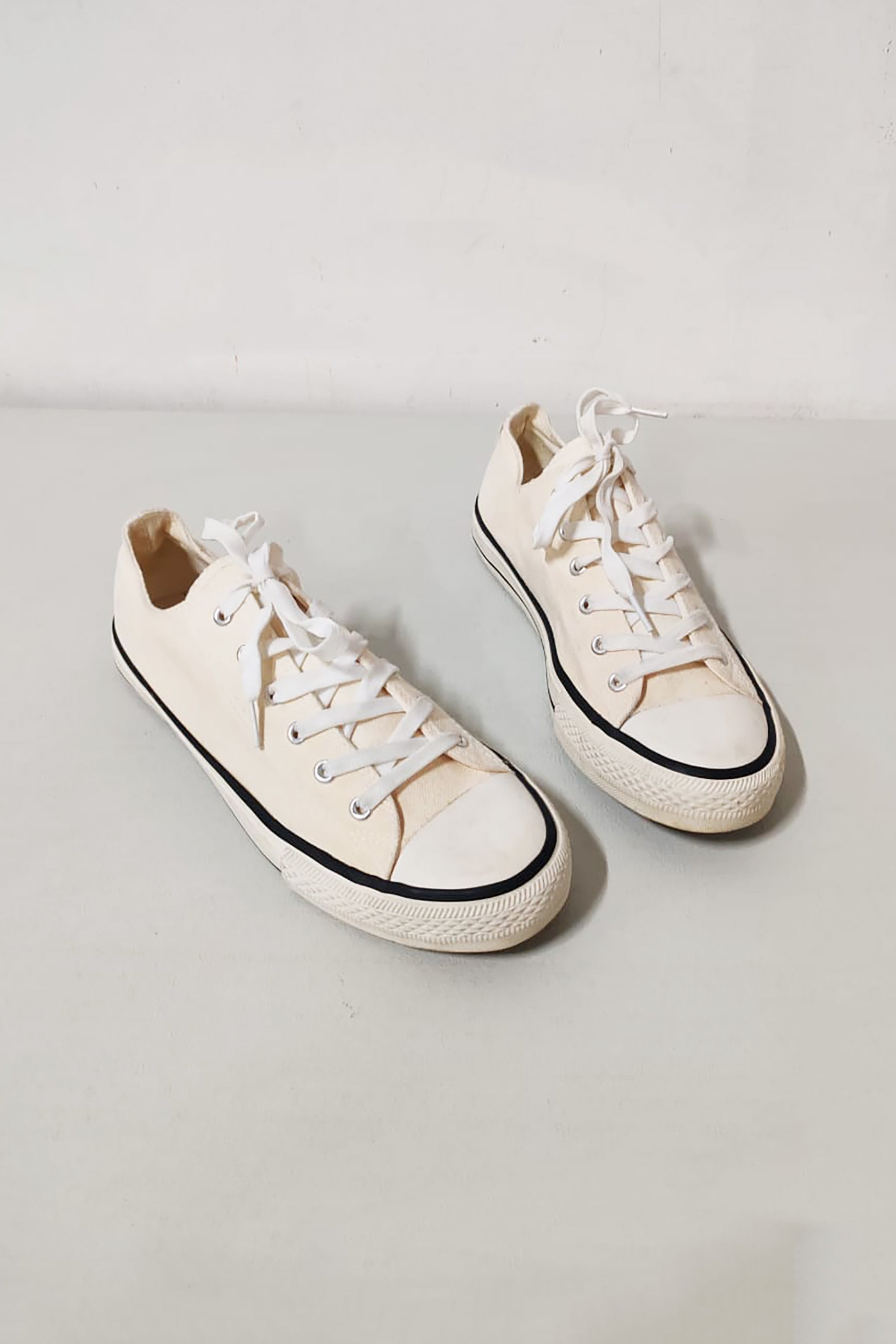 Black/Beige Lace-Up Sneaker (Eu43)