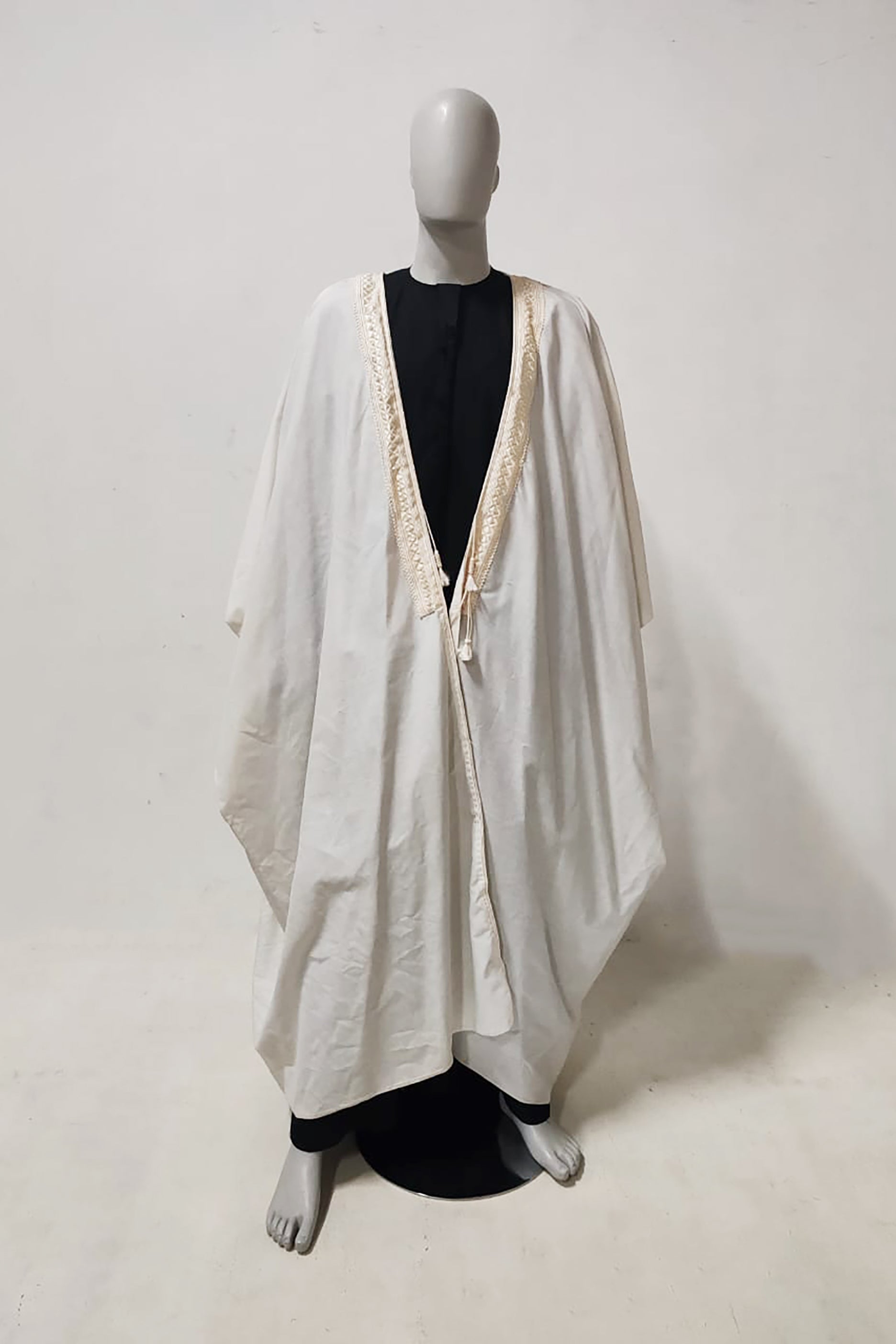 White Arabic Mens  Robe