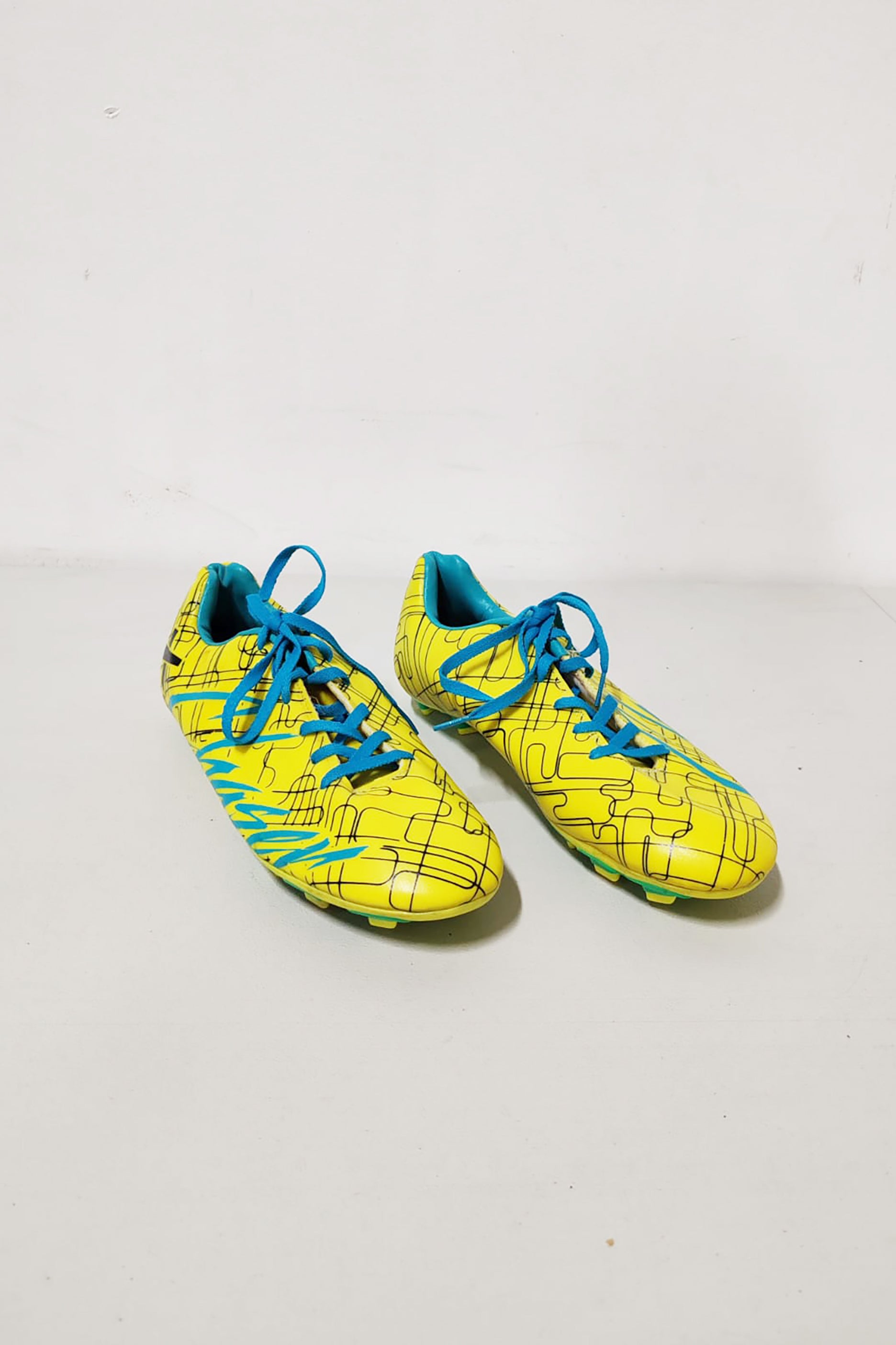 Football Shoes for Men (Yellow)