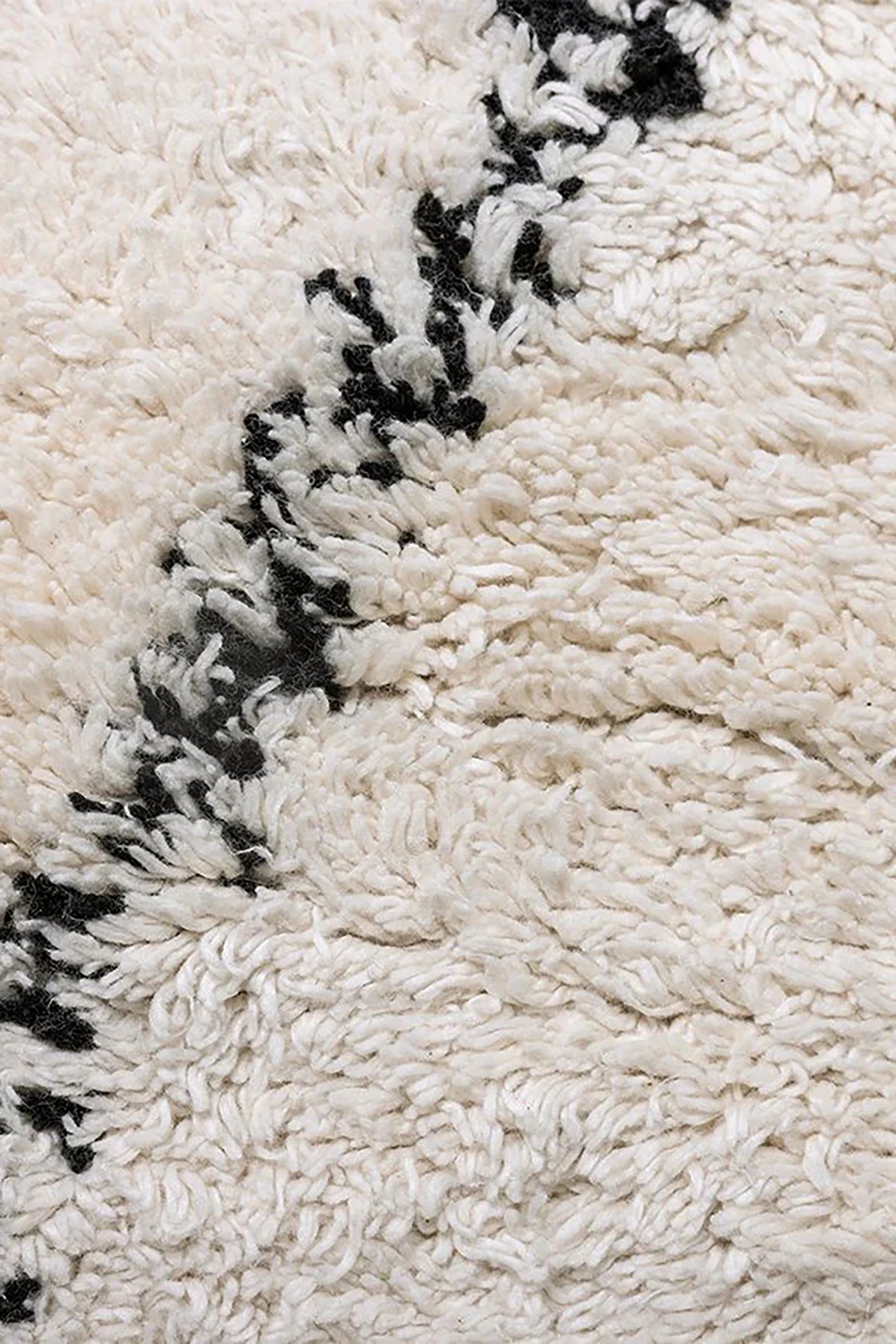 White and Black Cotton Berber Rug (140x200cm)
