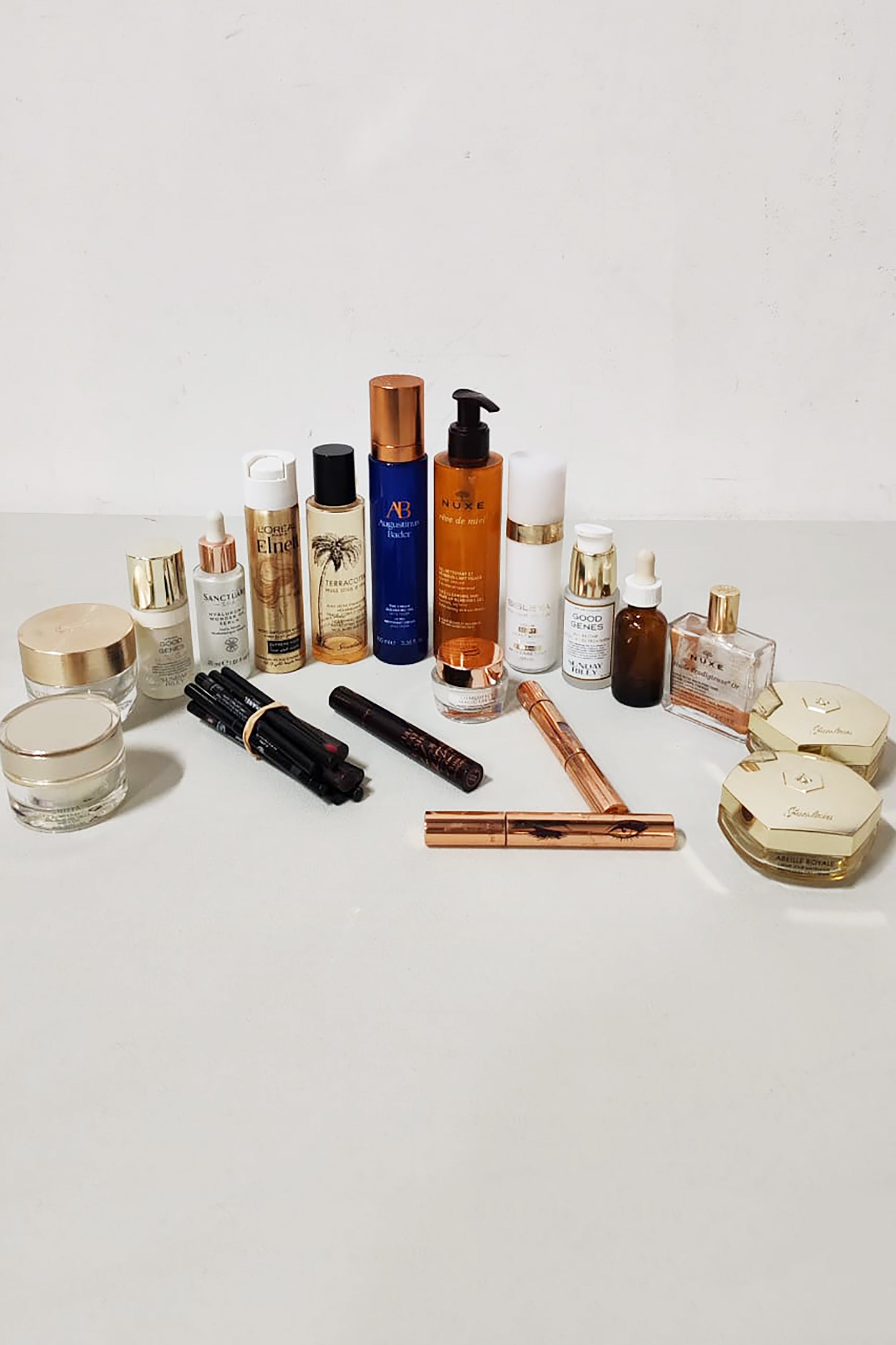 Set of beauty products (gold theme)