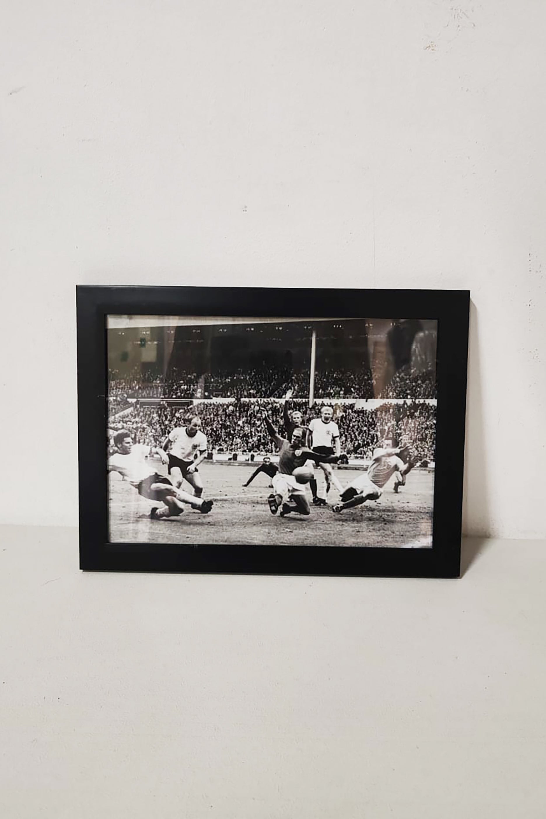 Wooden Black Frame 1 (25x34)