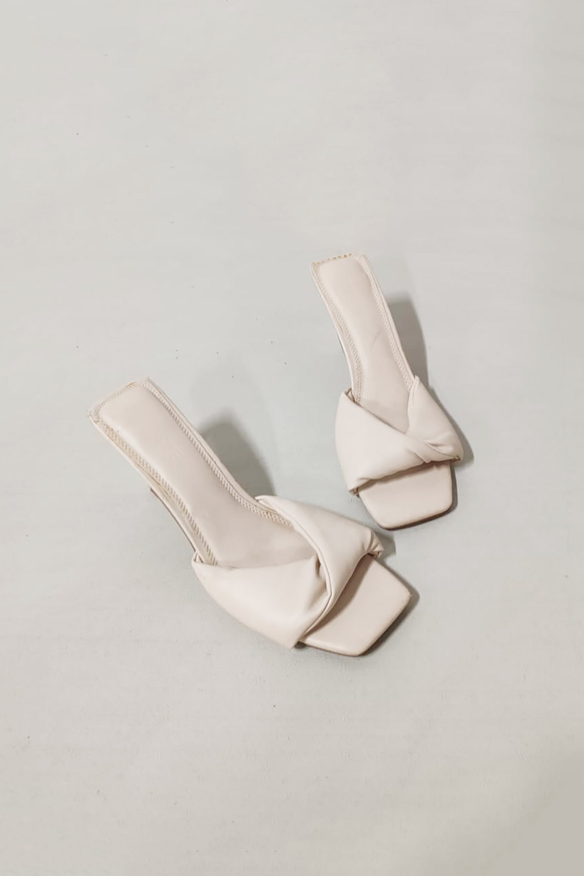 Ladies White Leather Sandals (Eu39)