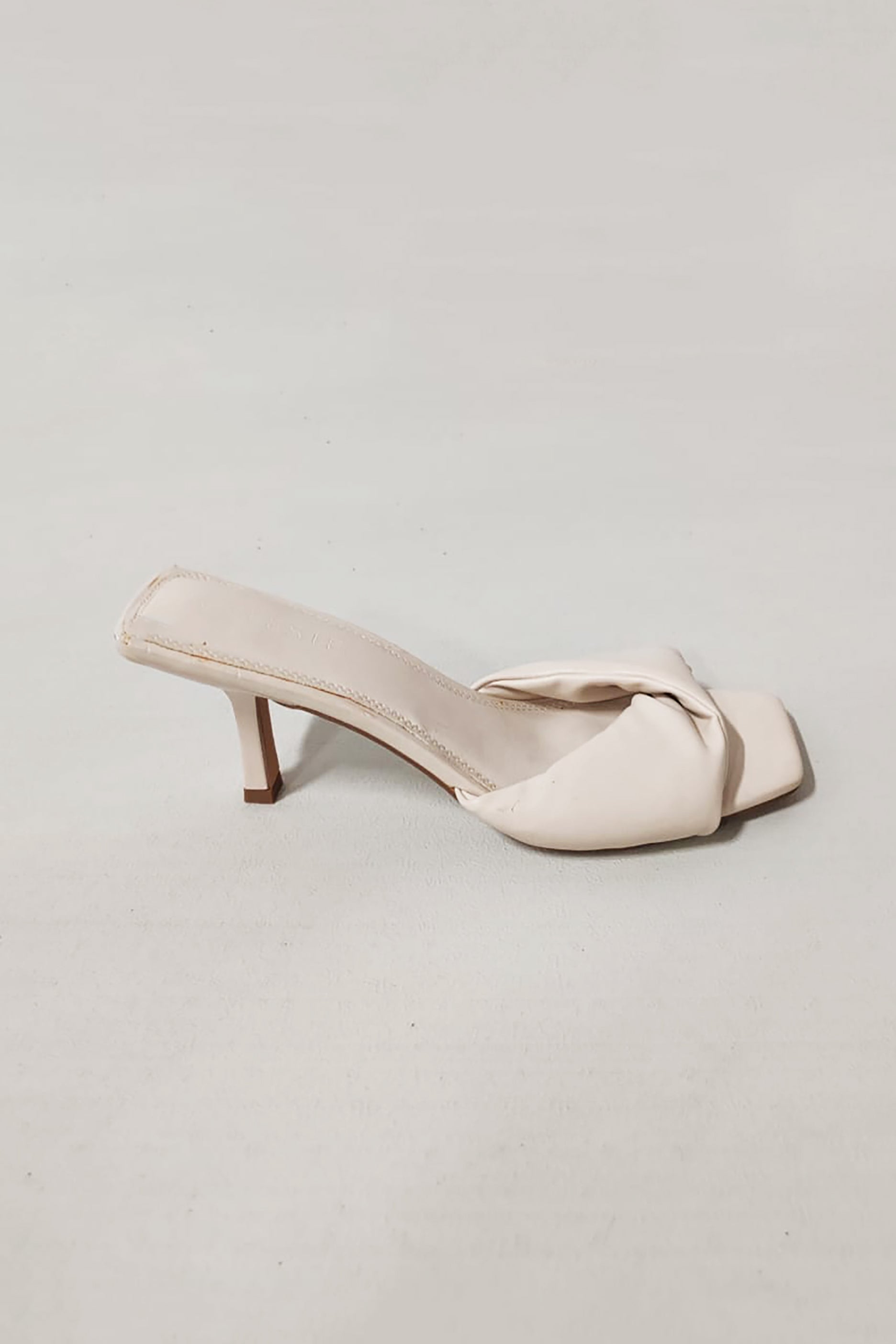 Ladies White Leather Sandals (Eu39)