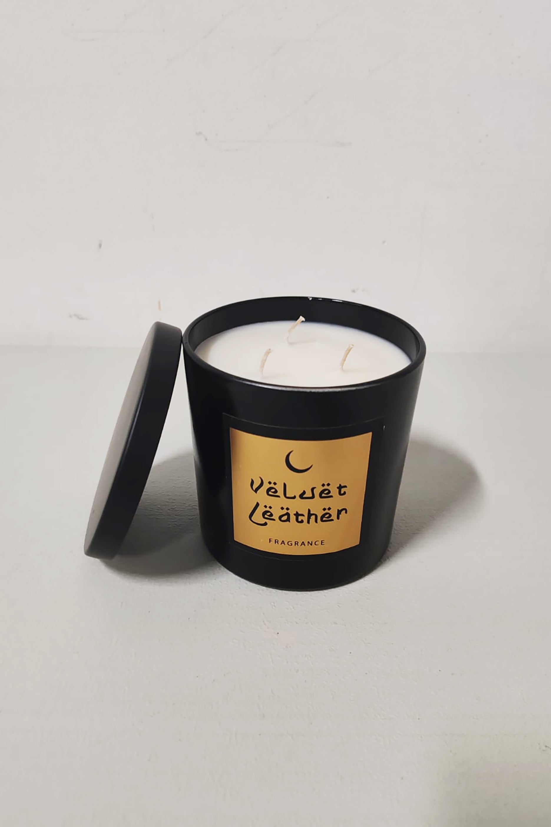 Velvet Leather Scented Candle
