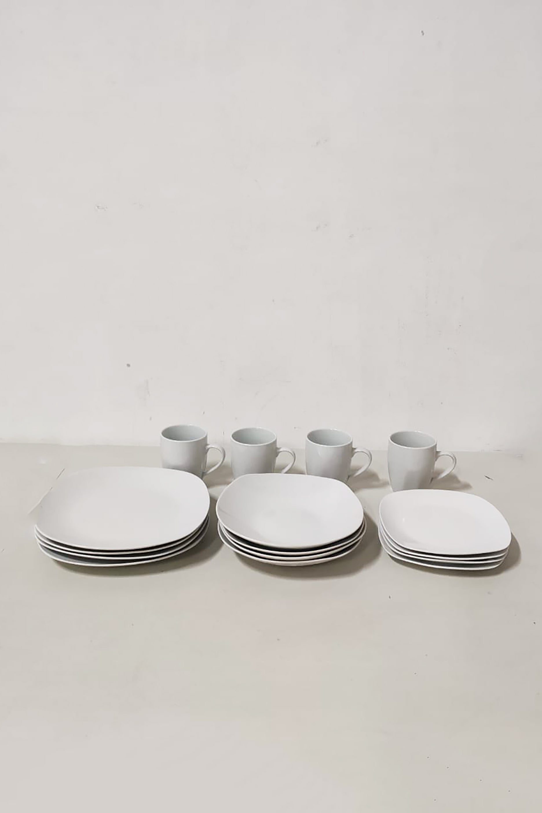 White Porcelain Dinner Set (16 pcs)