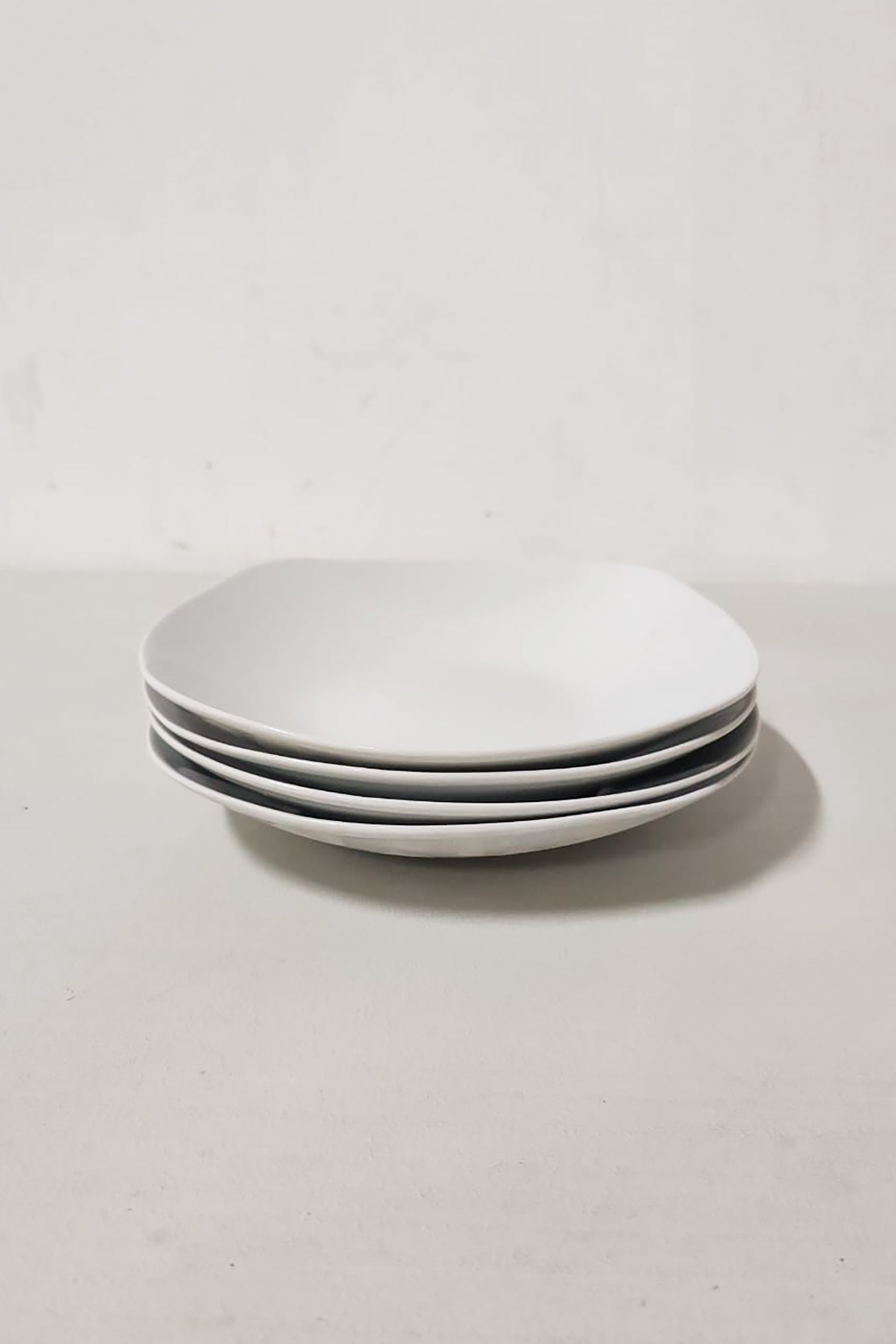 White Porcelain Dinner Set (16 pcs)