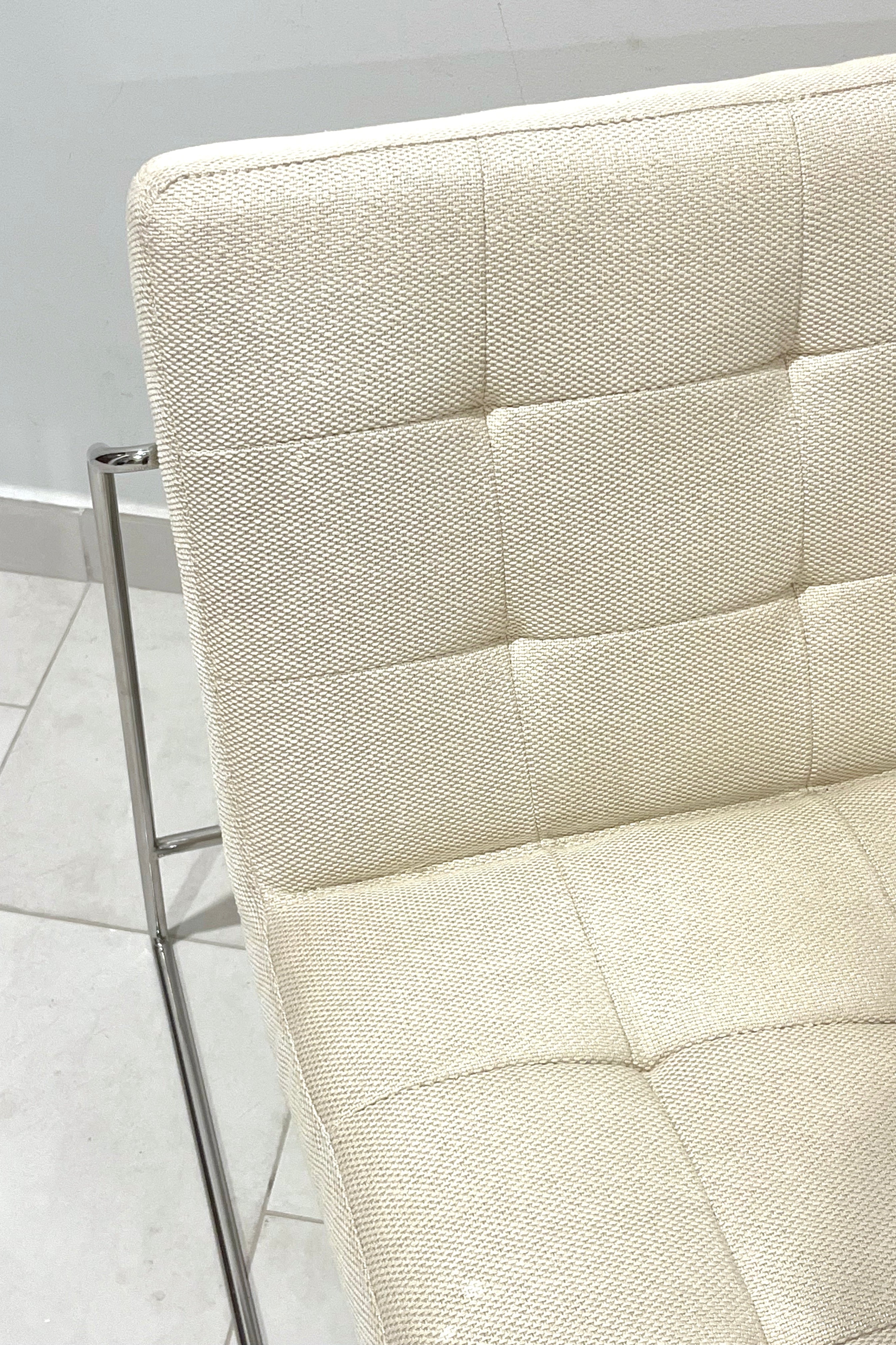 Off-white Fabric Major Chair