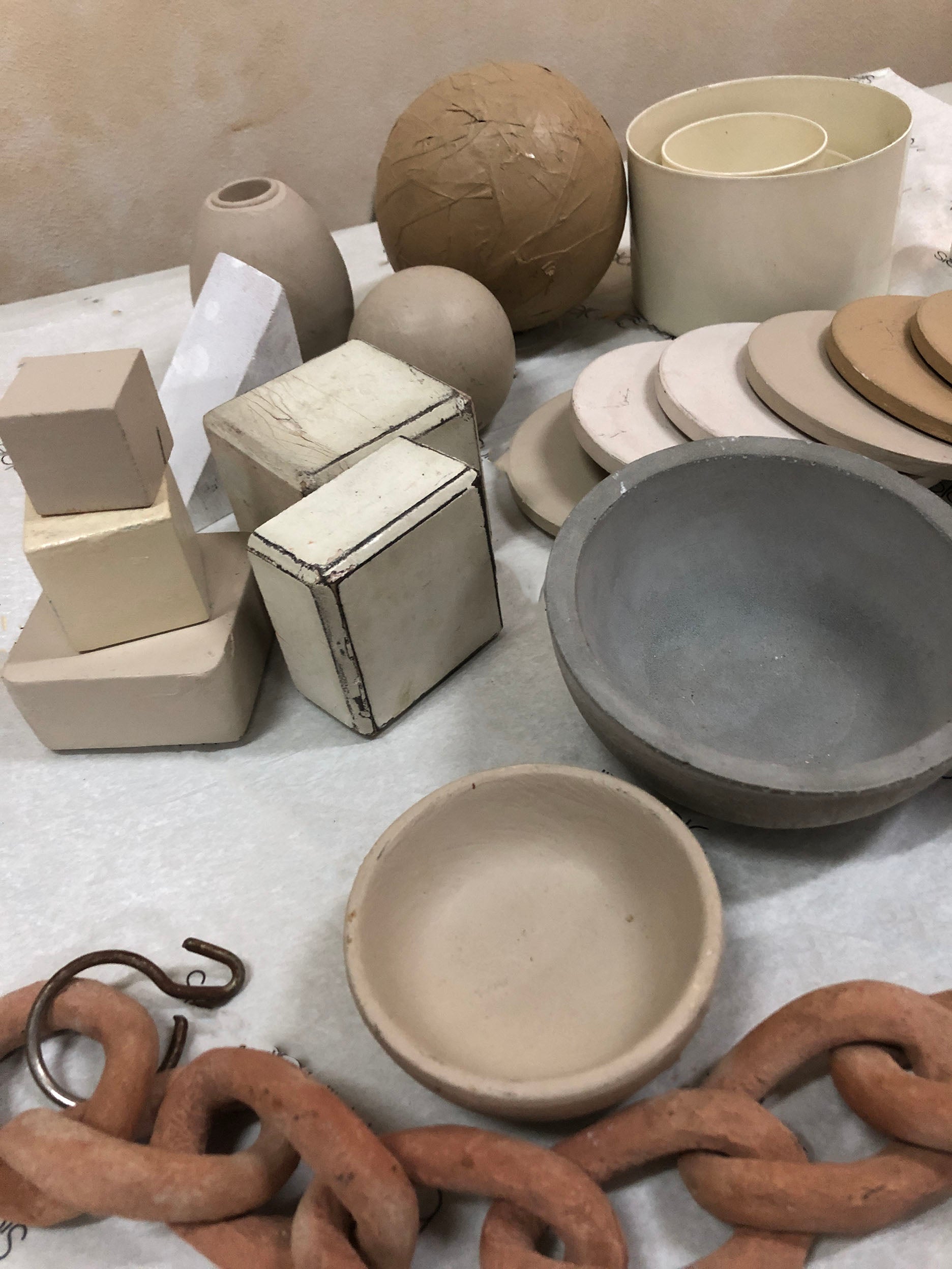 Box of Small Styling Objects (25 pieces)