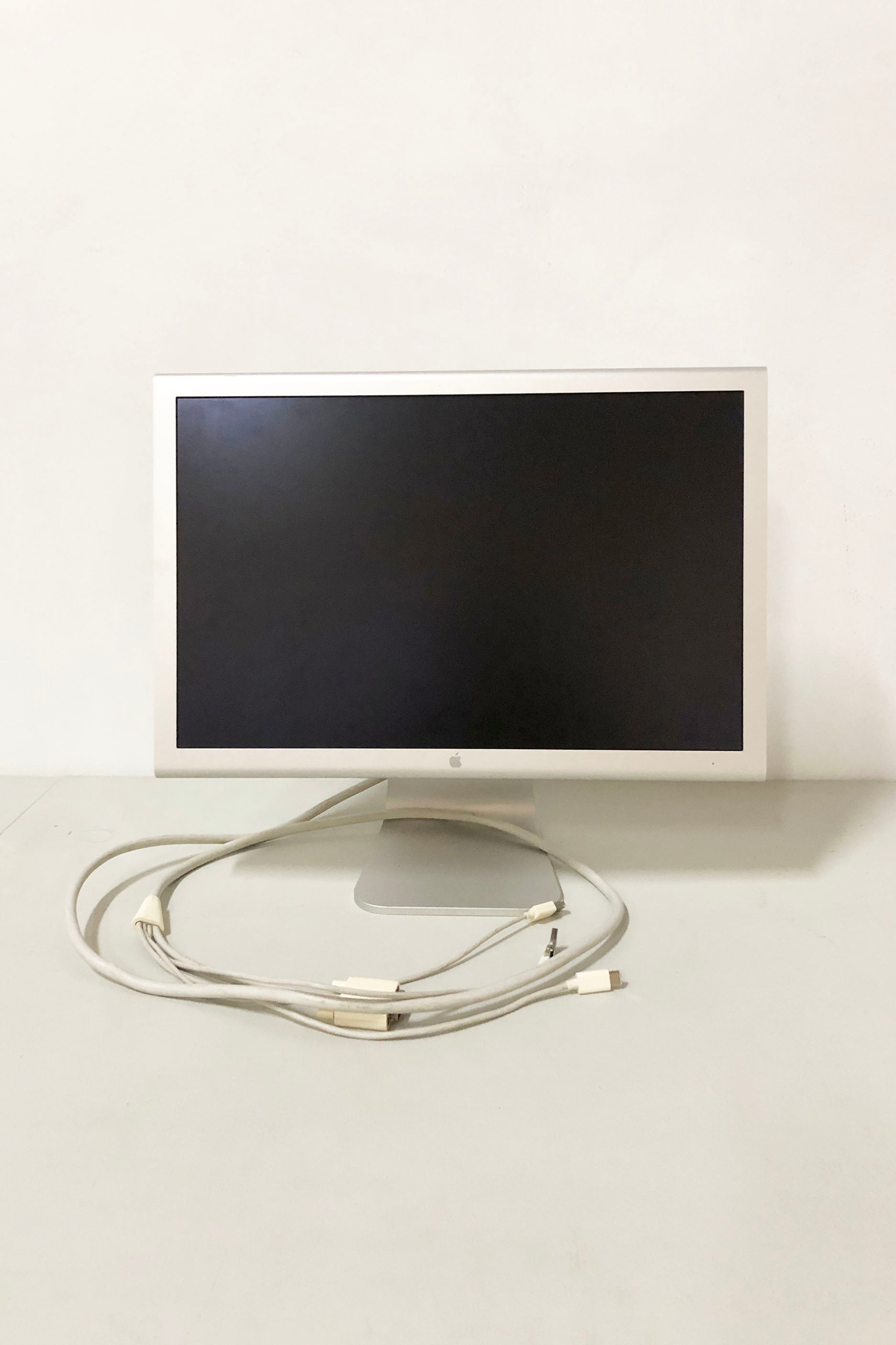 Master Computer Screen Desktop MAC Computer Screen – ProppedUpRentals