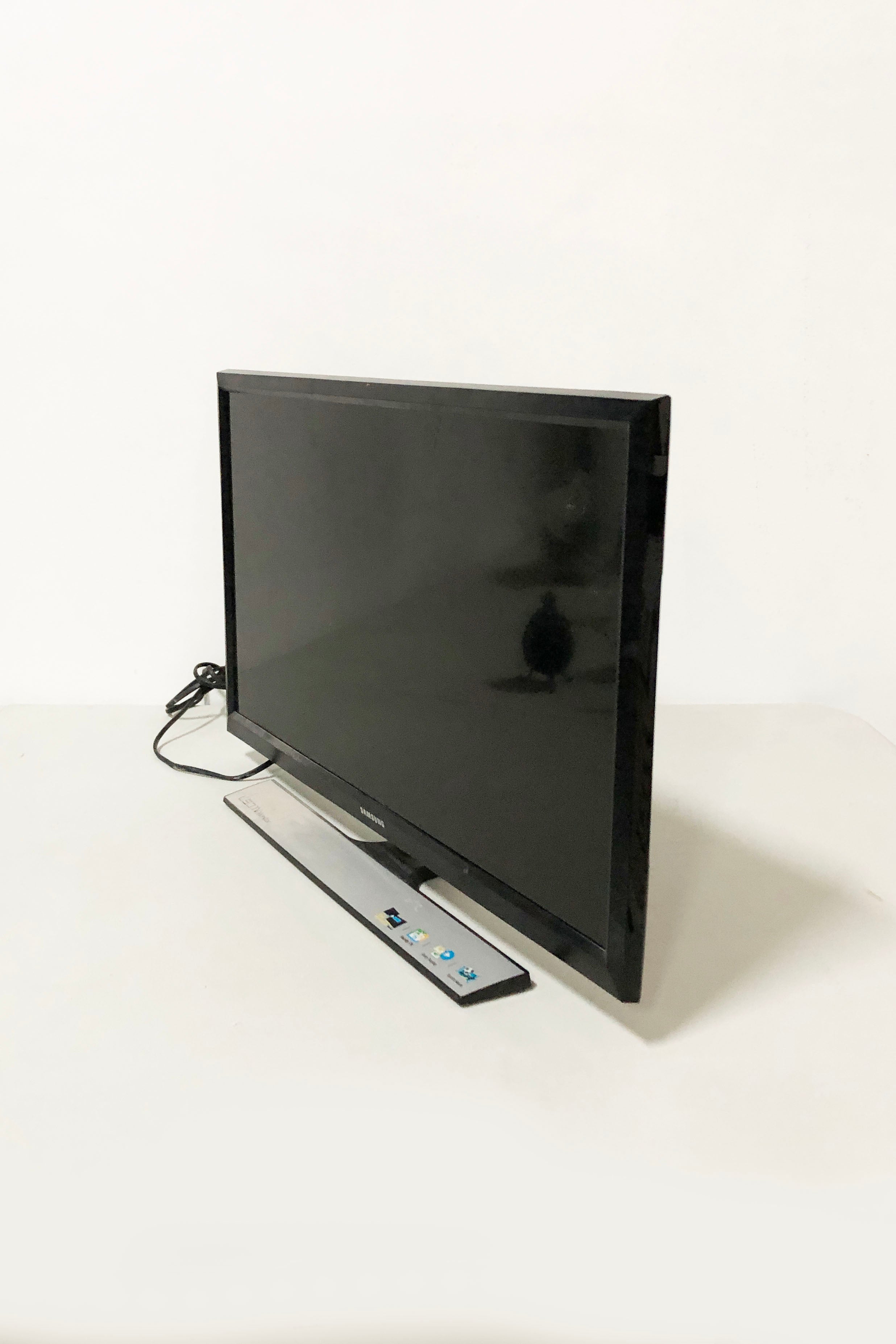Samsung 40cm x 55cm Computer Screen
