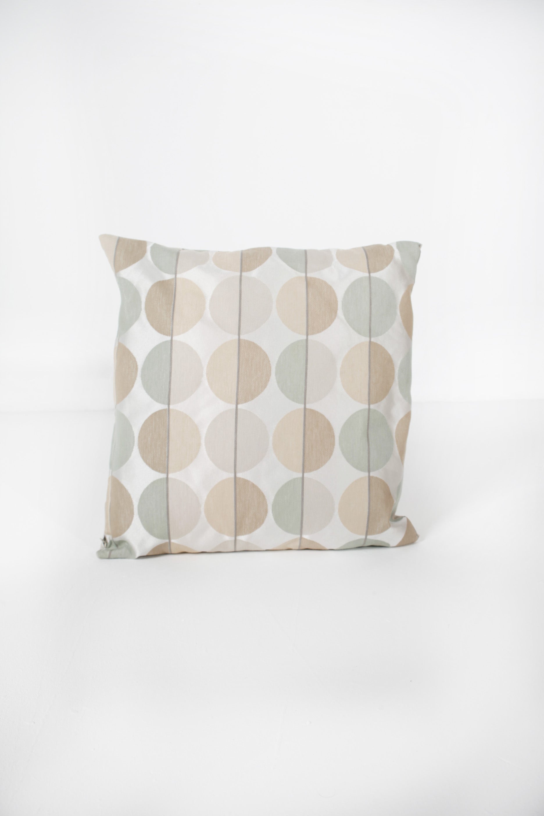 Set of 2 Circle Print Cushions (45x45cm)