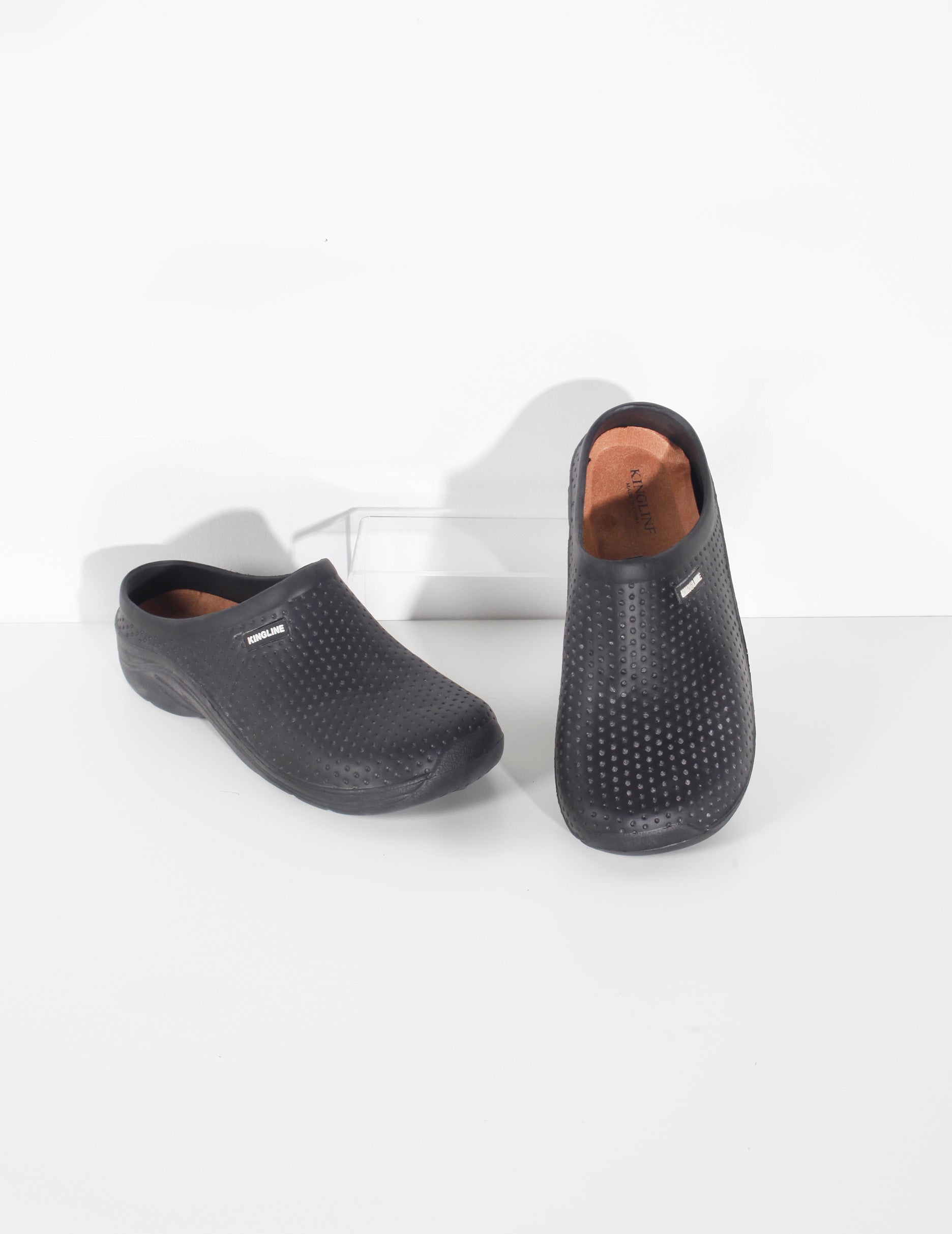 Mens Black Clogs (Eu42)