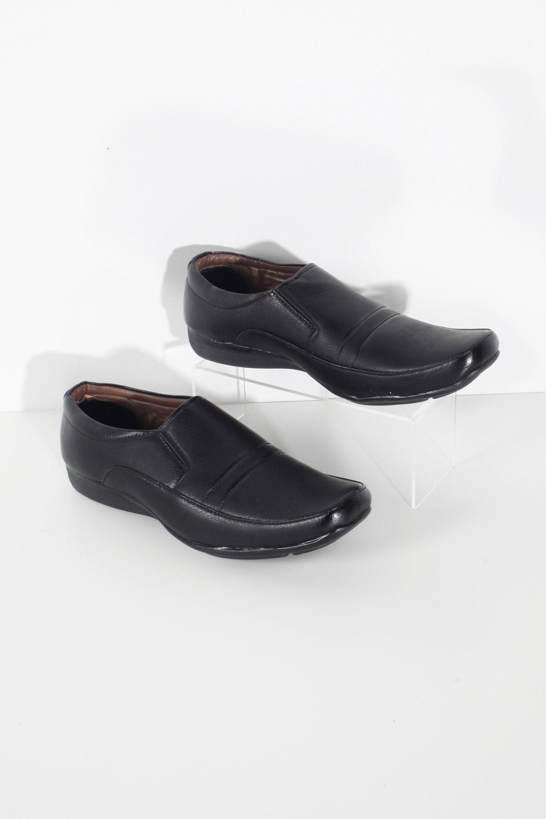 Mens Black Leather Slip-on Shoes (Eu42)