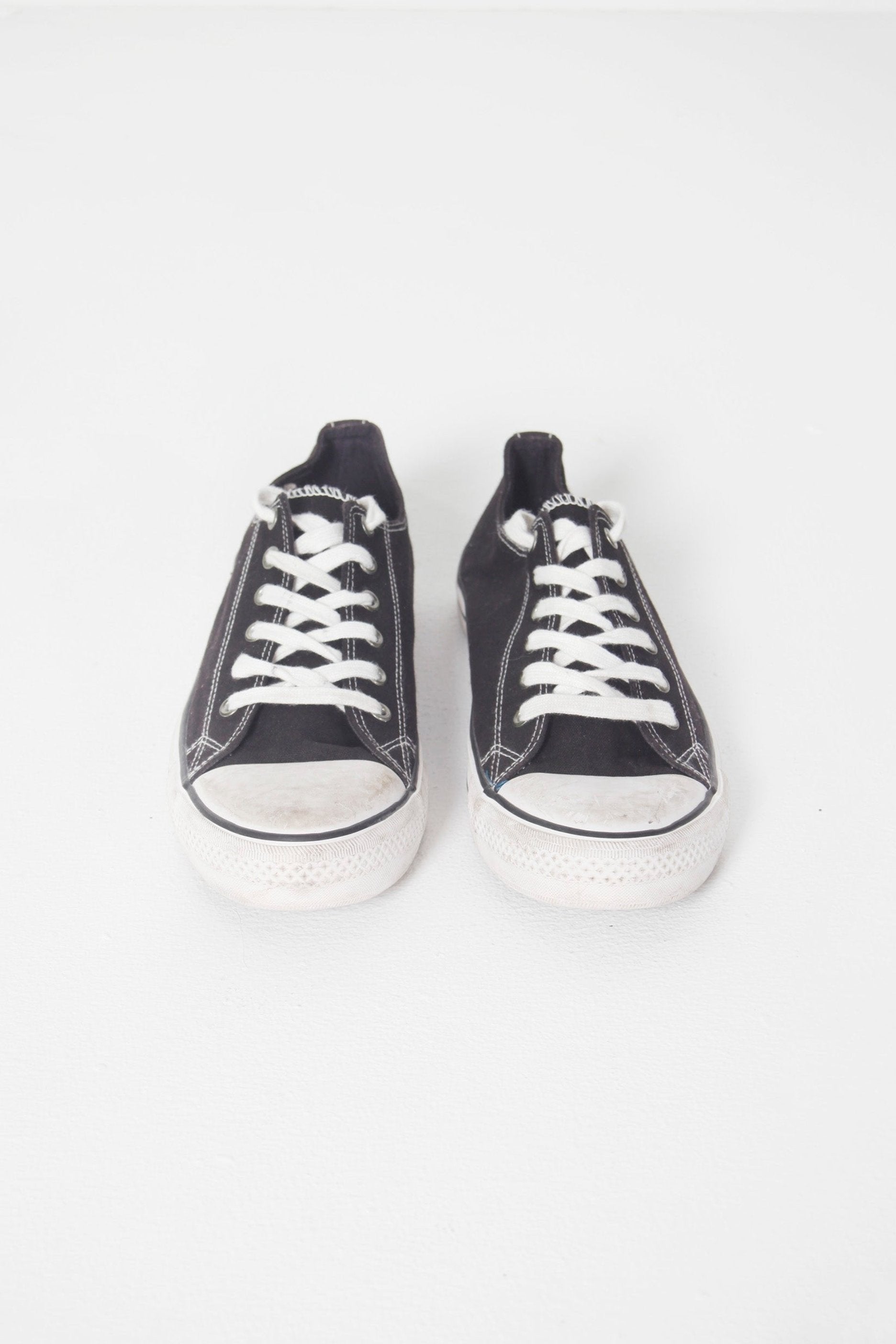 Black/White Lace-Up Sneaker (Eu42)