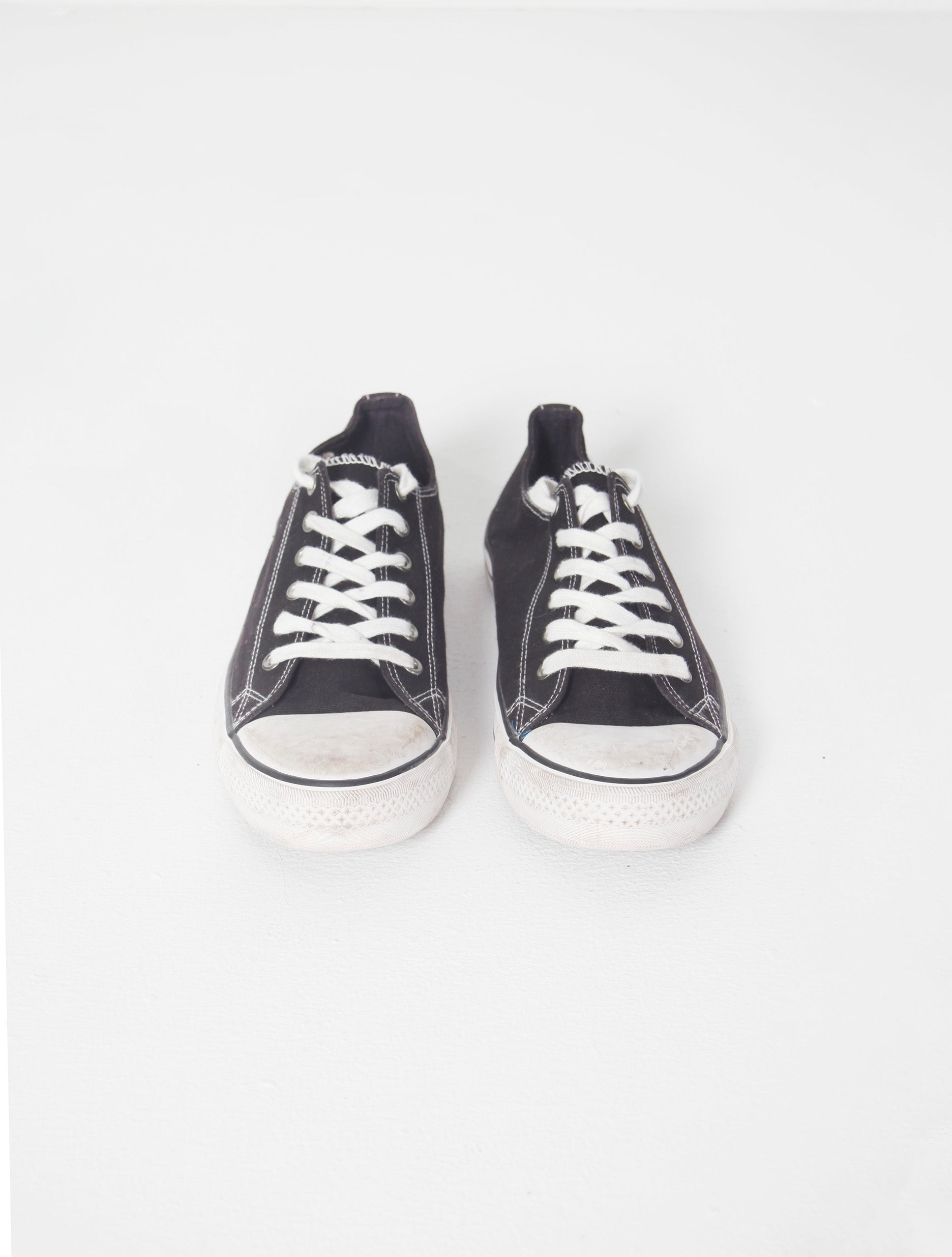Black/White Lace-Up Sneaker (Eu42)