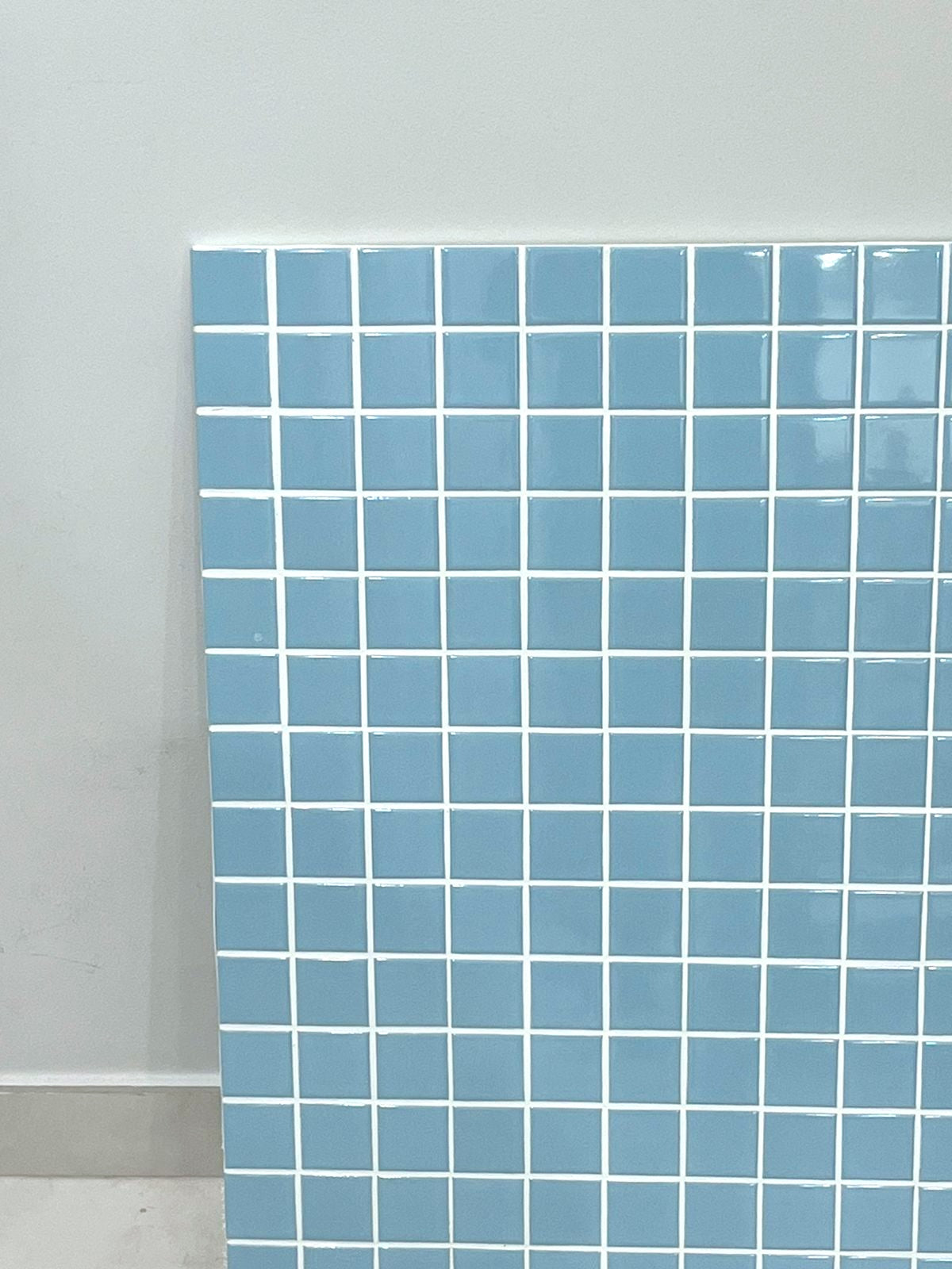 Blue tiled backdrop (77cm)