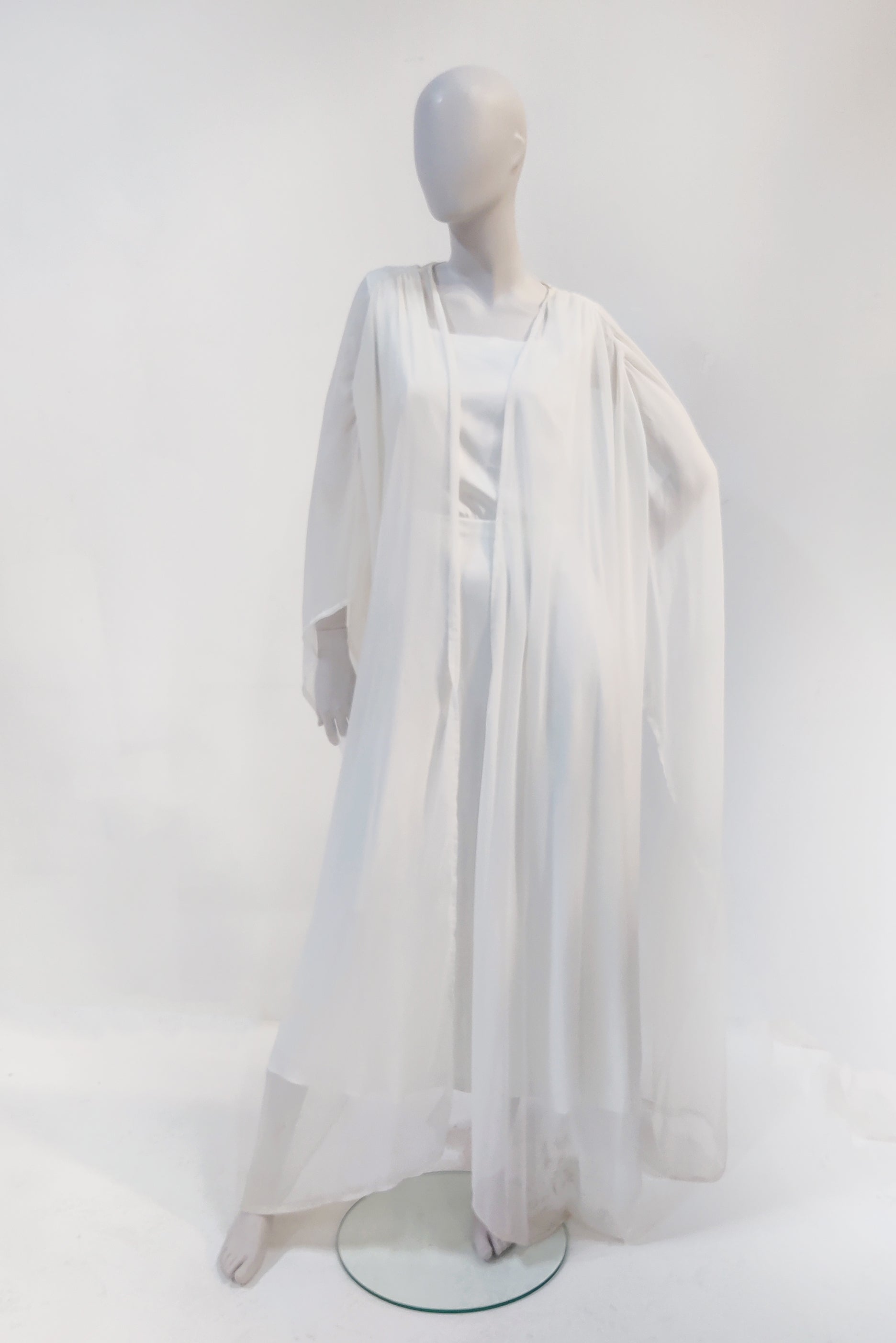 White Abaya (Medium)