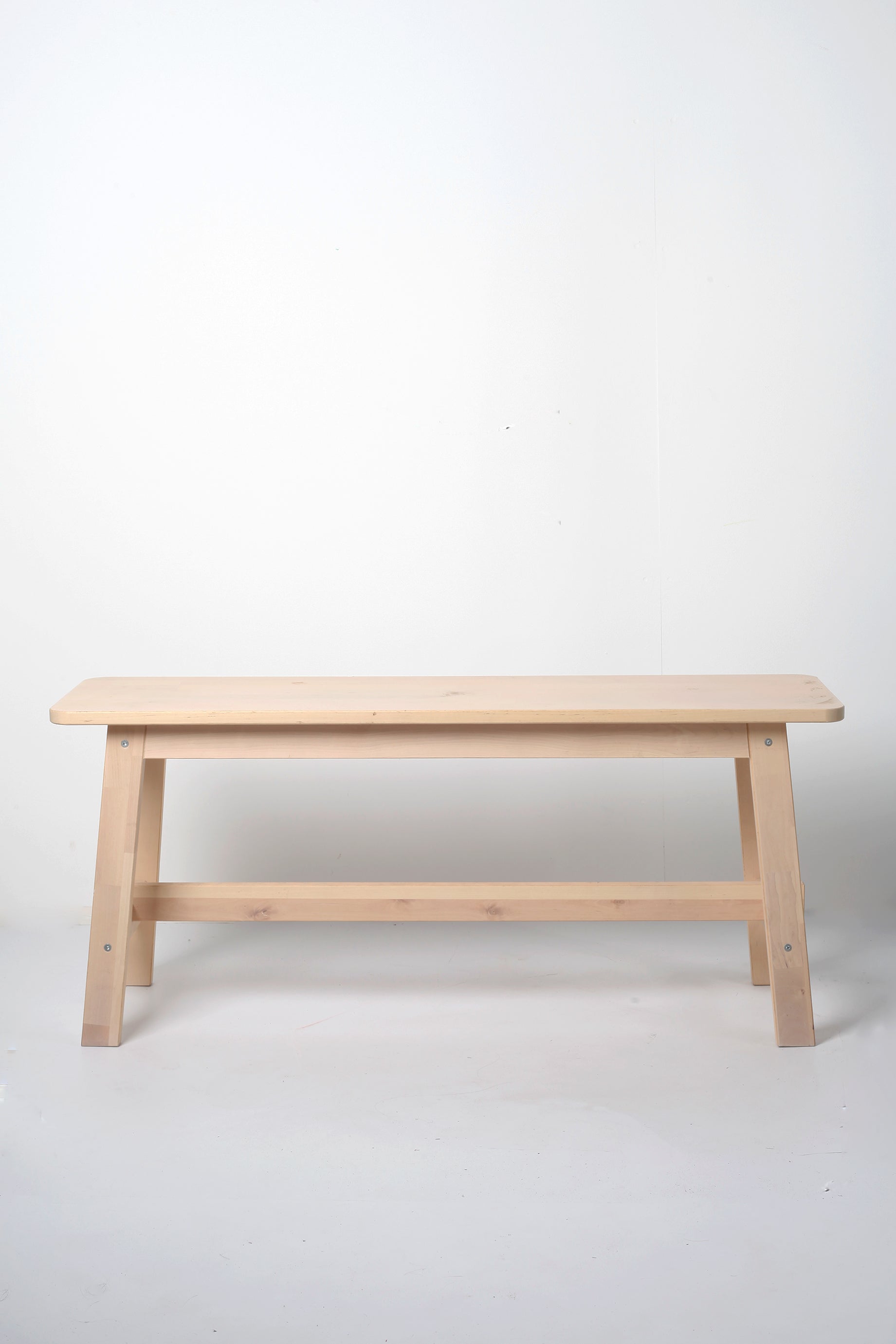 LIGHT WOODEN BENCH