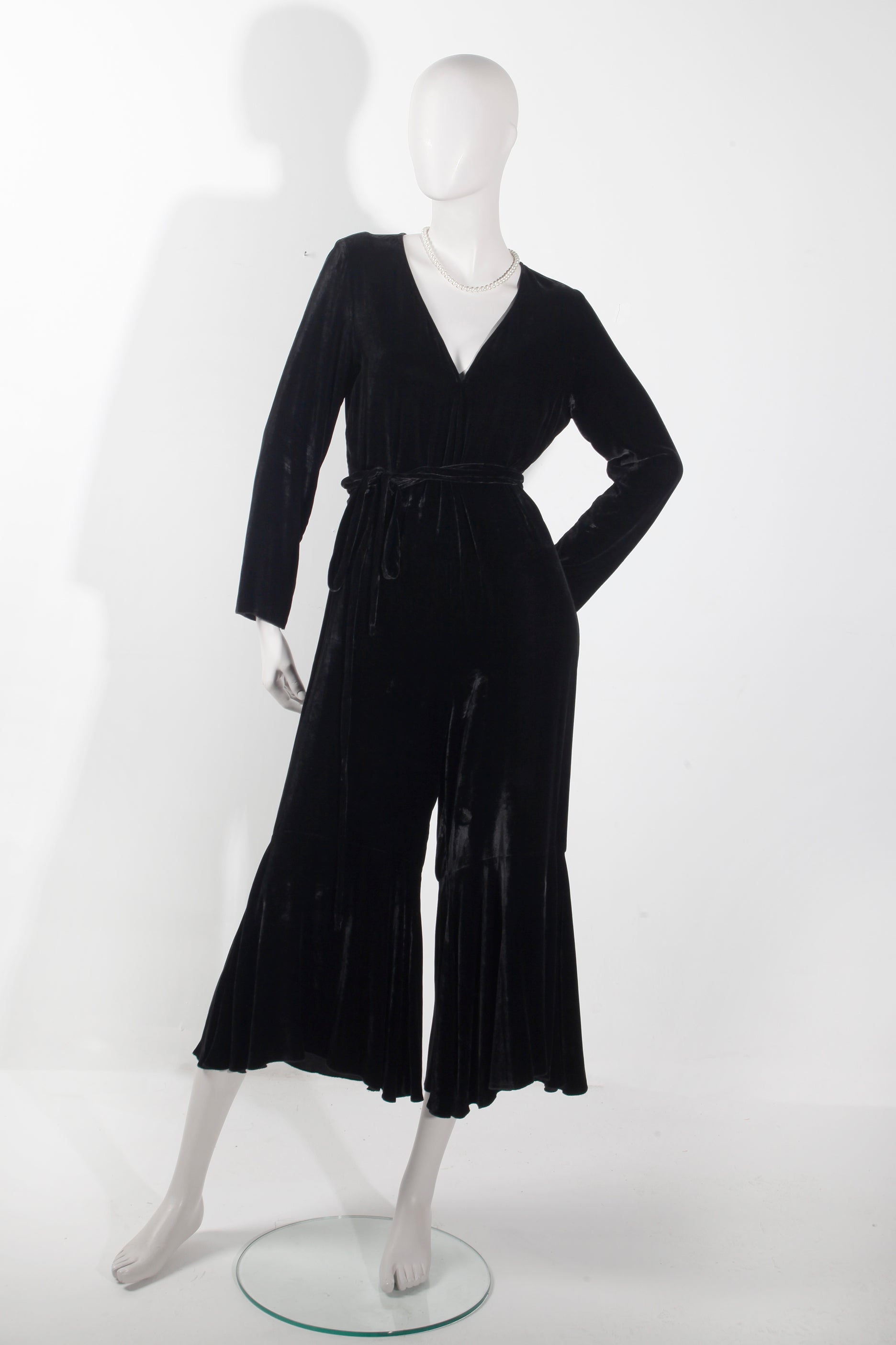 Black Velvet Jumpsuit with Flared Trousers (Eu36-38)