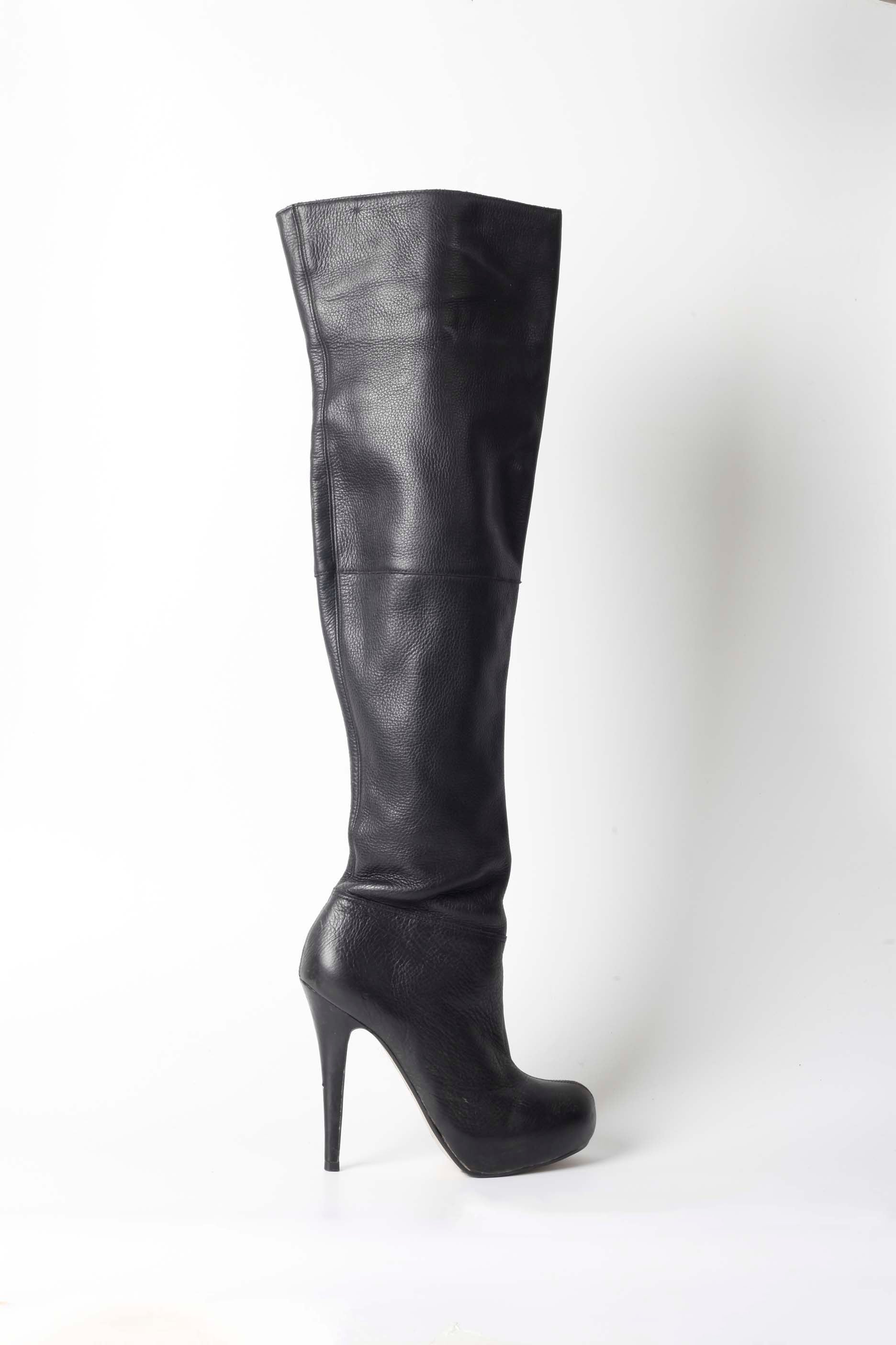 Black Thigh-High Leather Heeled Boots