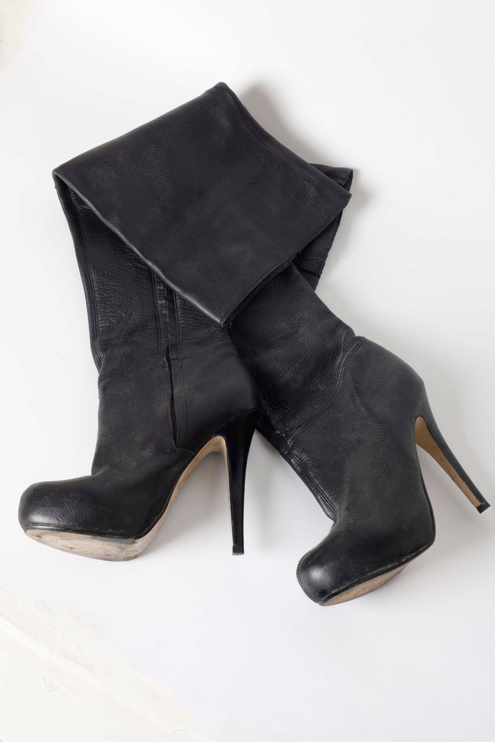 Black Thigh-High Leather Heeled Boots