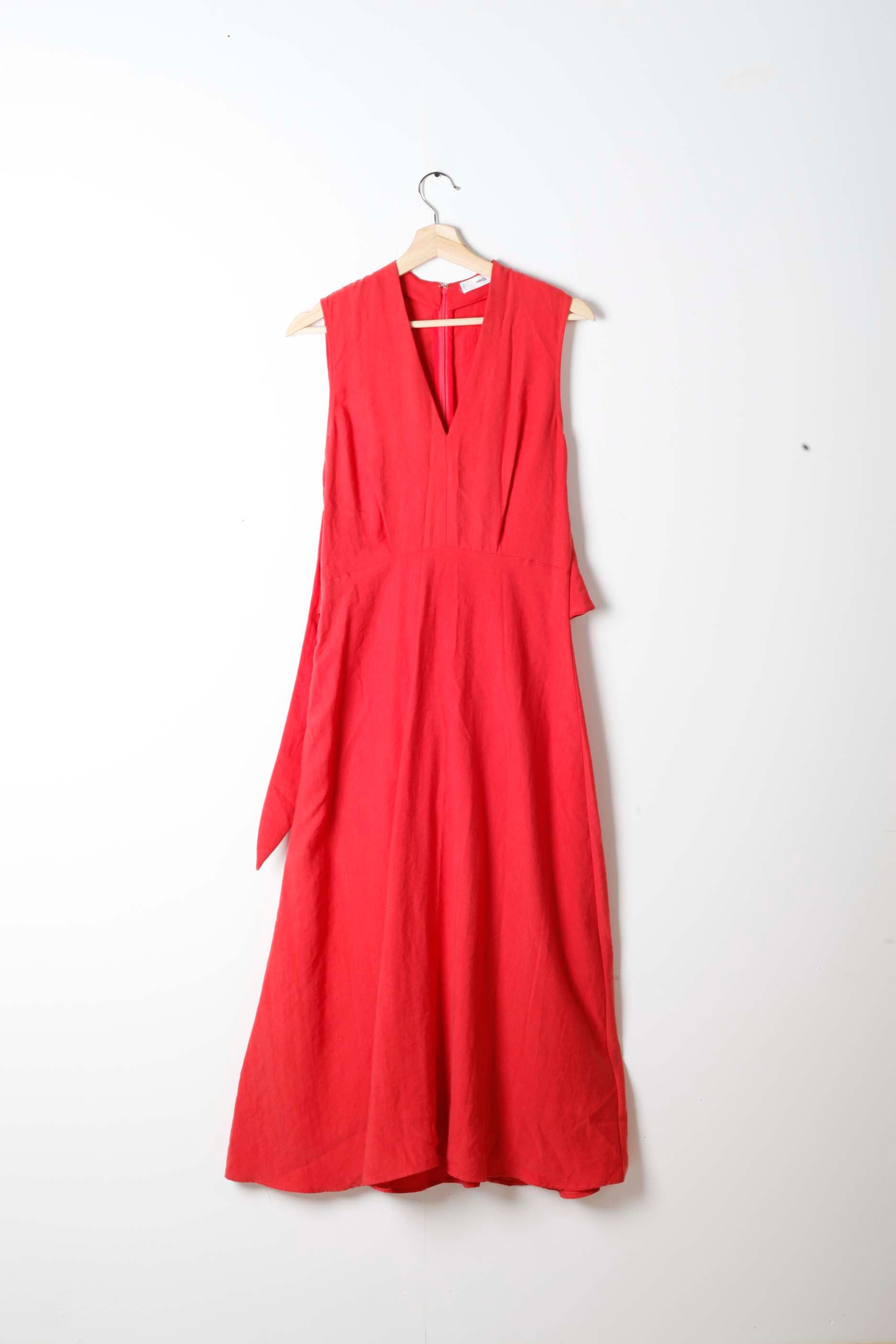 Red Sleeveless Summer Dress with Tie-Waist (Medium)