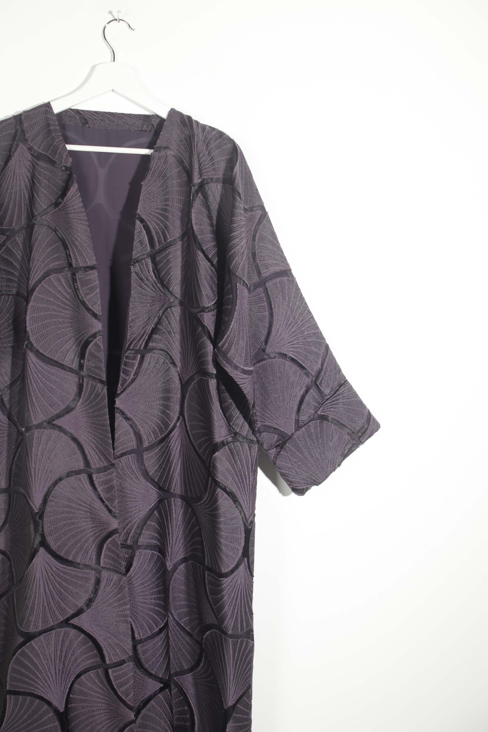 Purple flocked abaya