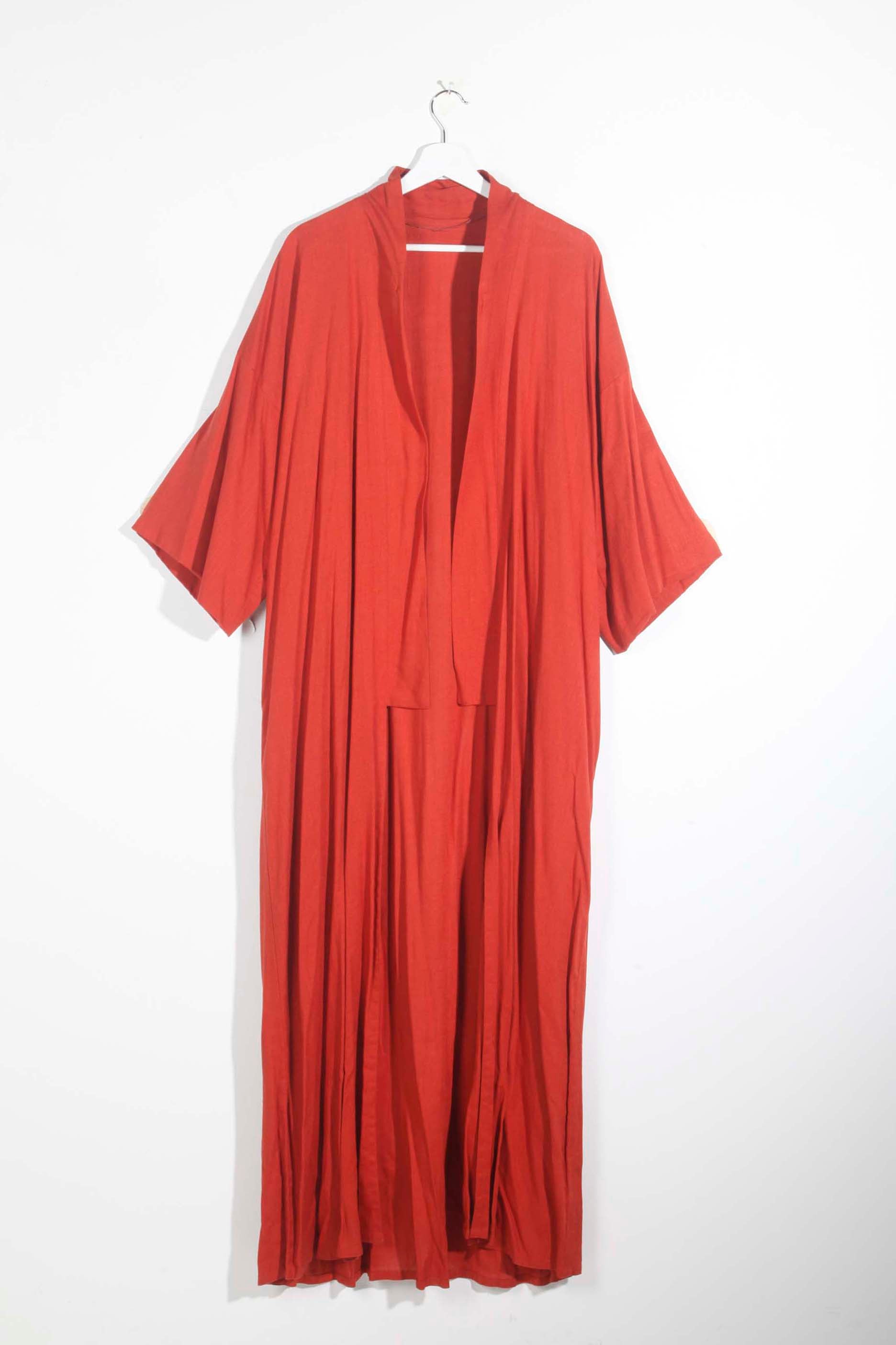 Red linen abaya