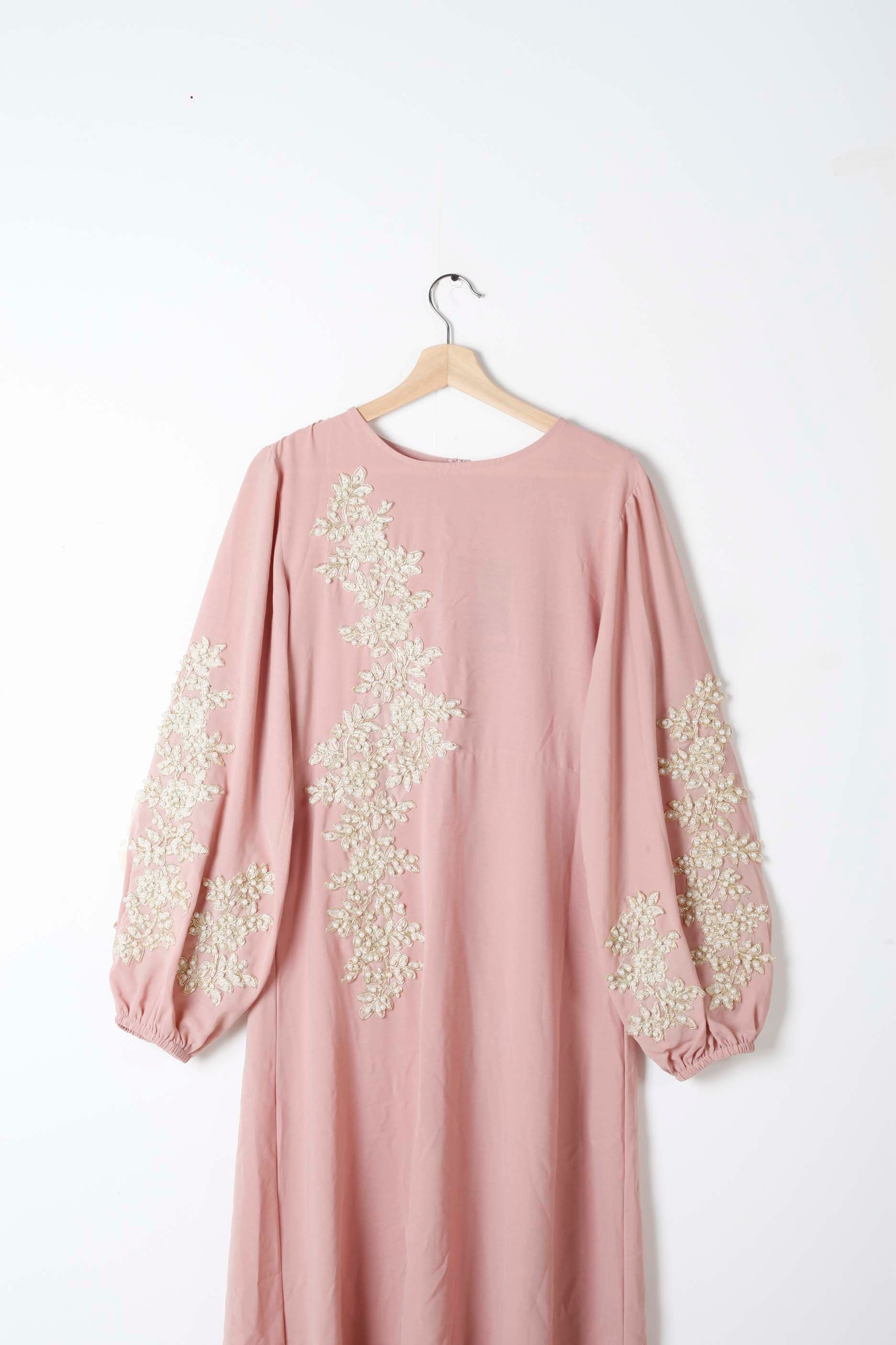 Pink Jalabiya with Floral Beaded Embroidery