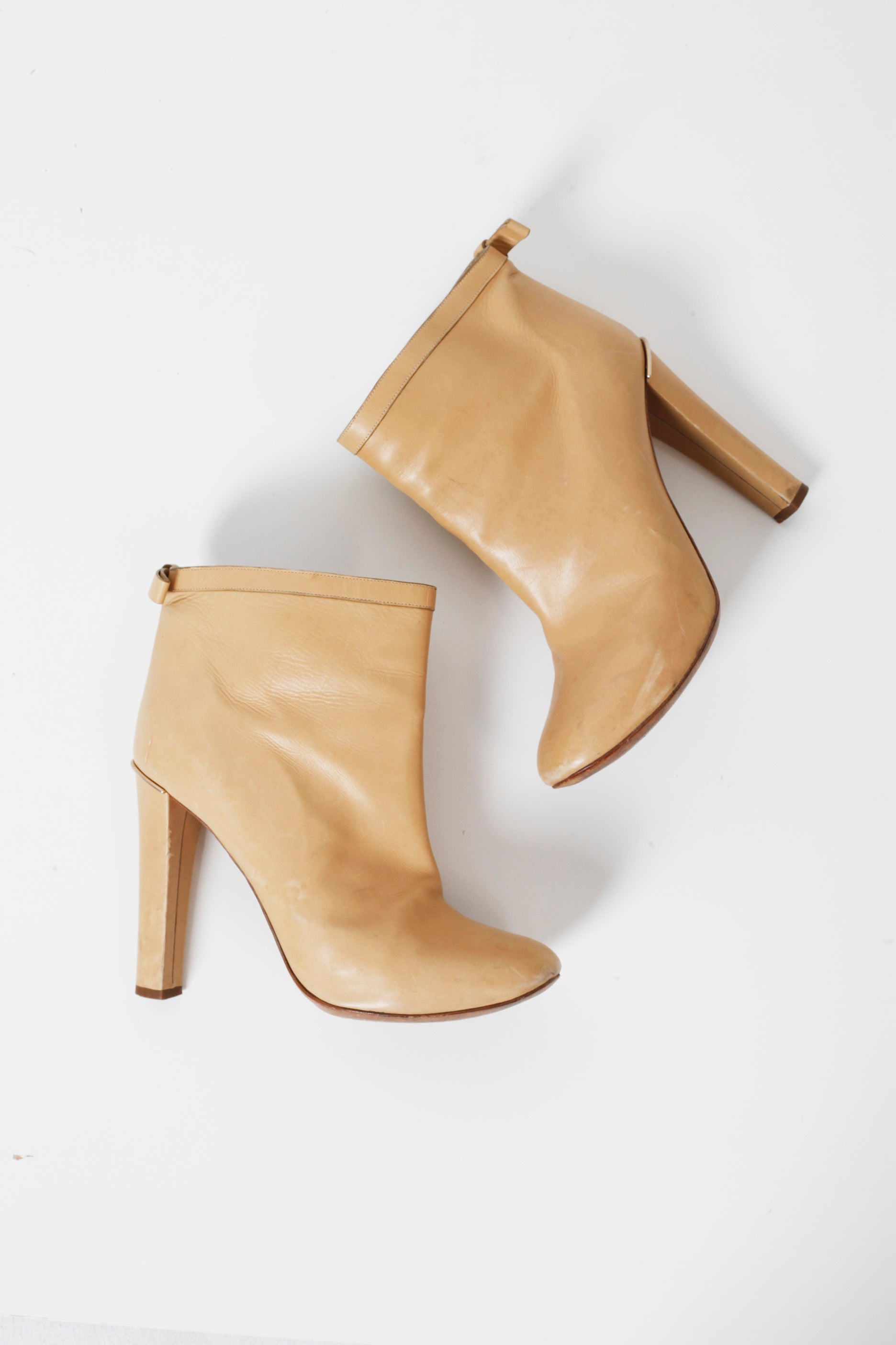 Chloé Beige Leather Ankle Boots