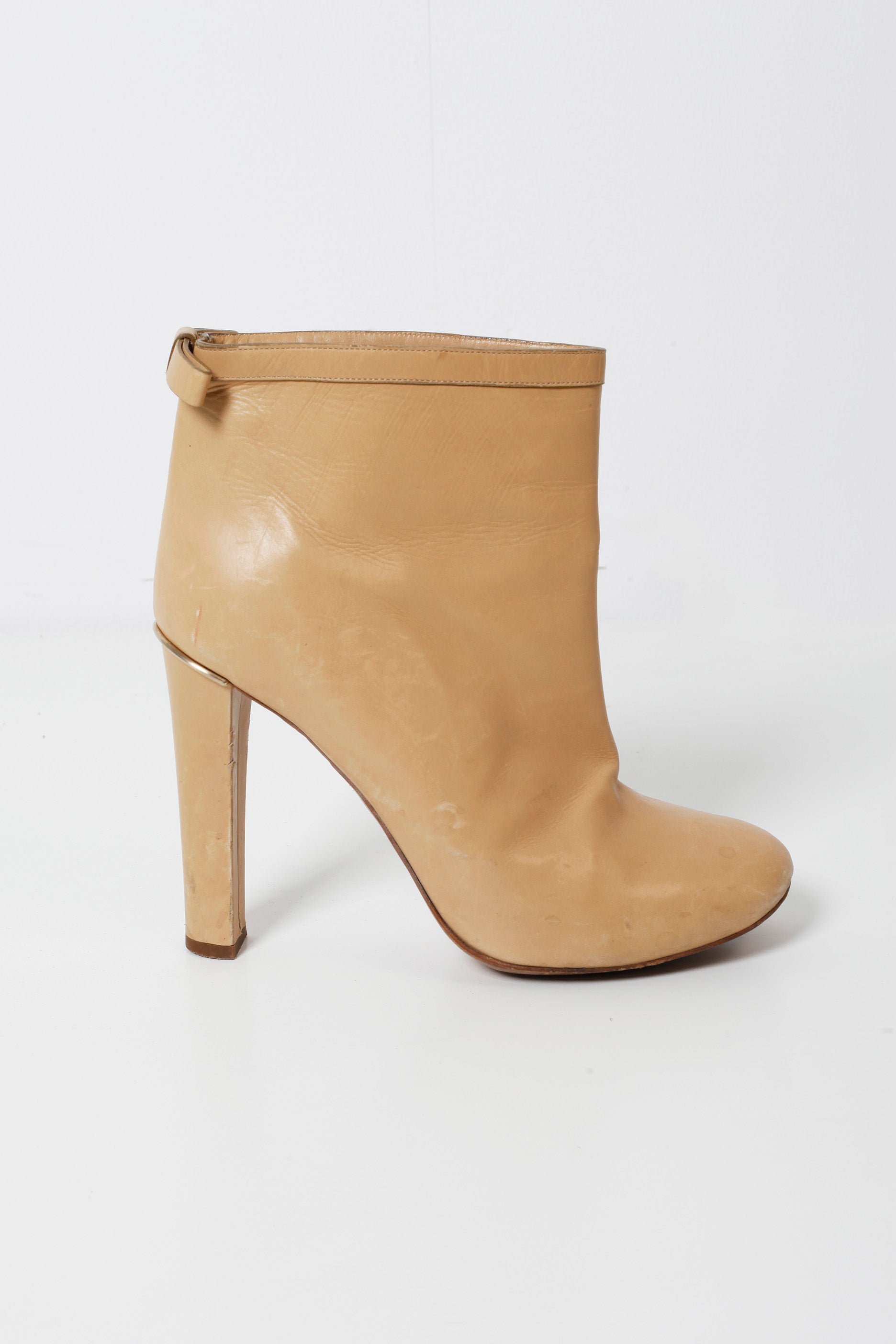 Chloé Beige Leather Ankle Boots