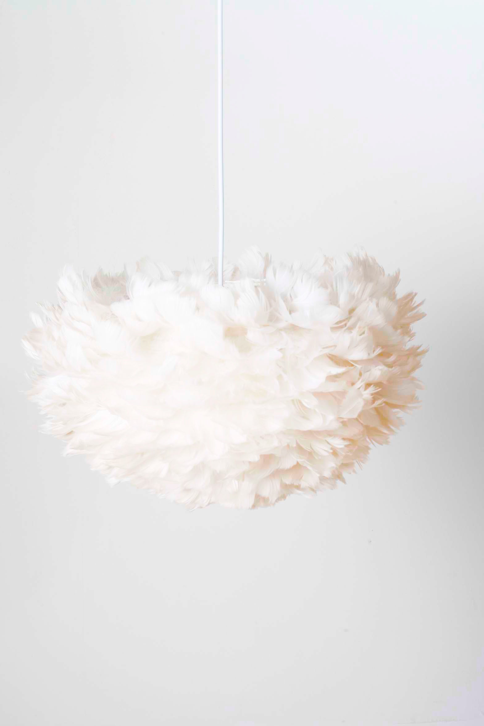 WHITE FEATHER PENDANT LIGHT
