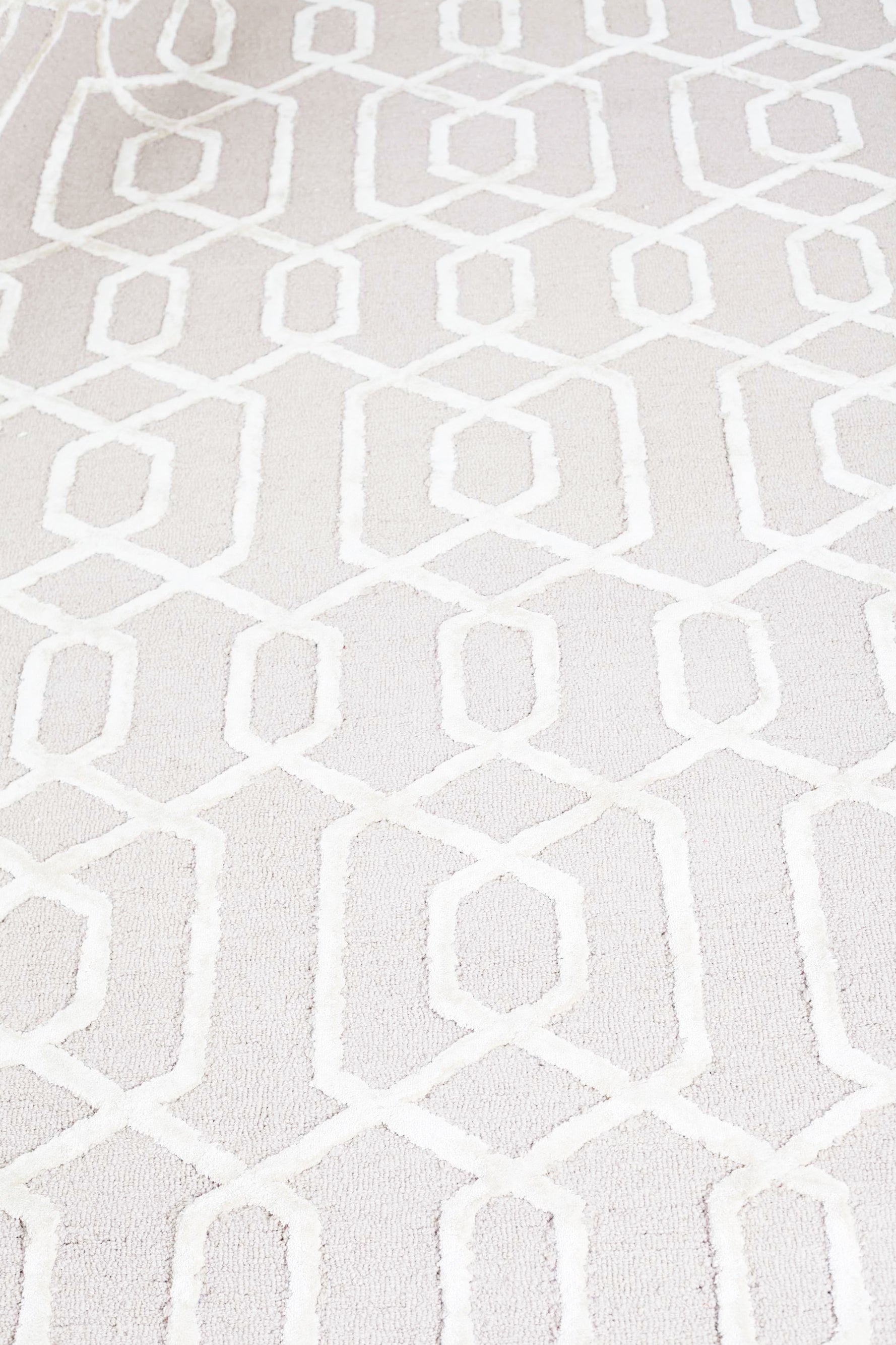 PATTERNED TUFTED RUG