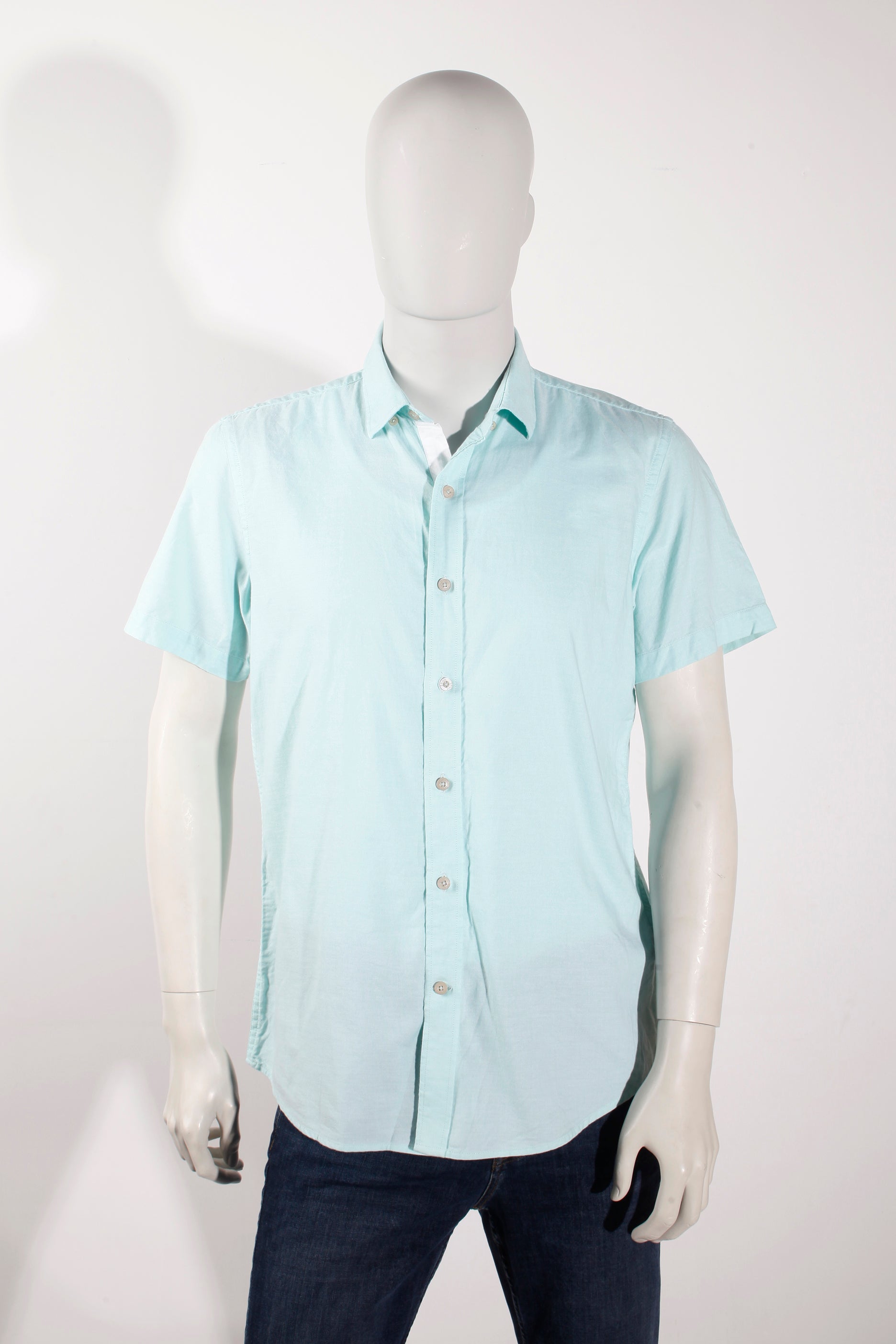 Men's Light Blue Short-Sleeved Shirt (Medium)